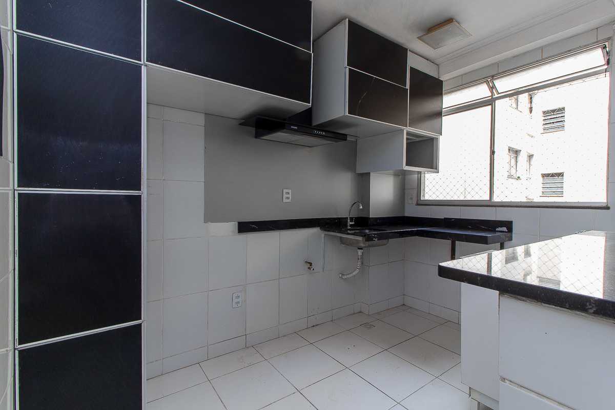 Apartamento à venda com 3 quartos, 75m² - Foto 4