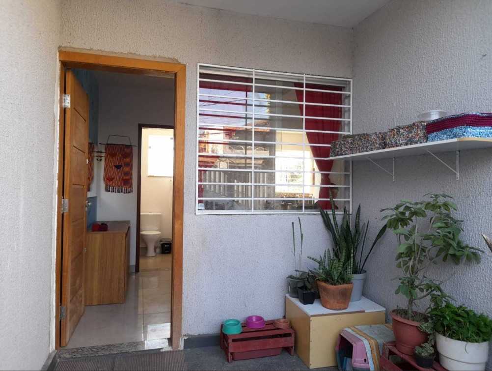 Casa à venda com 3 quartos, 150m² - Foto 1