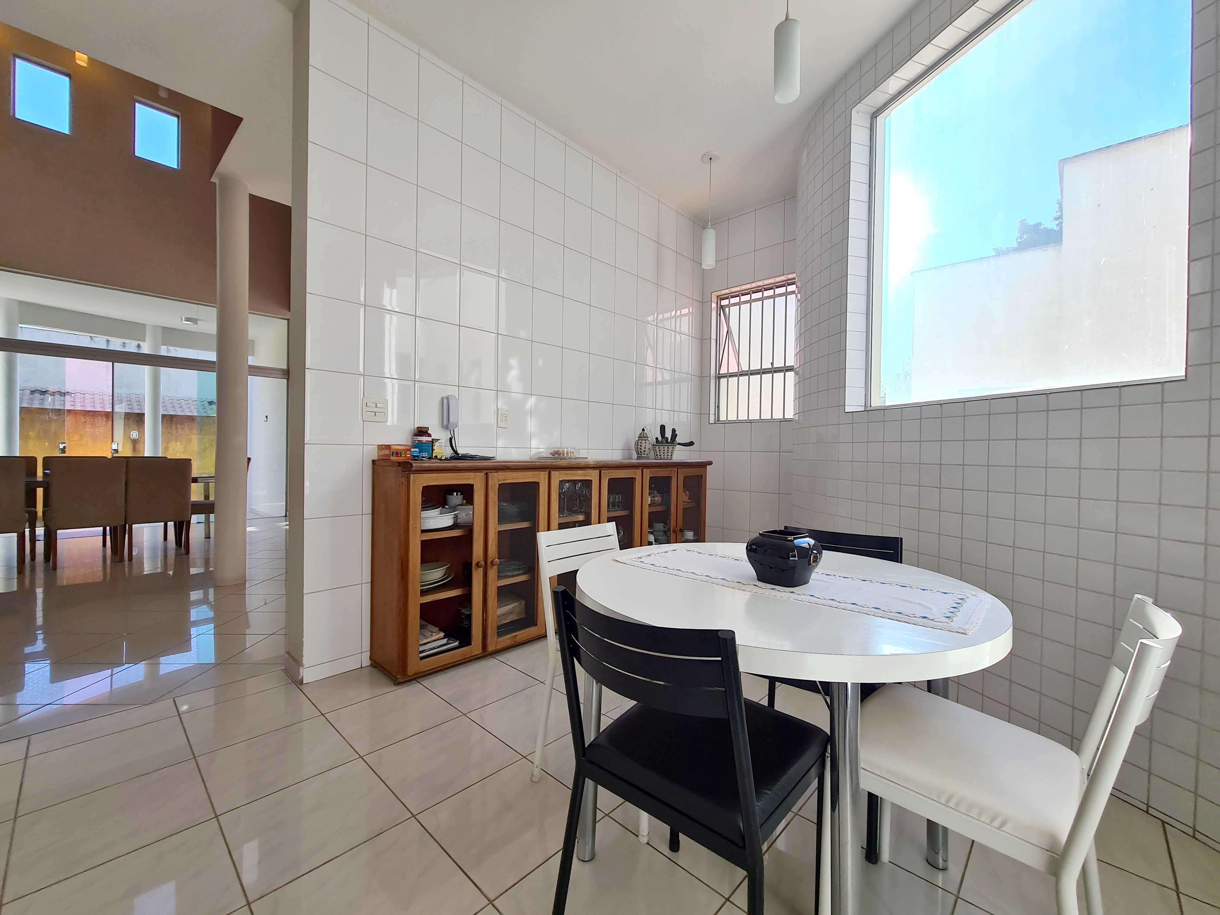 Casa à venda com 4 quartos, 1050m² - Foto 12