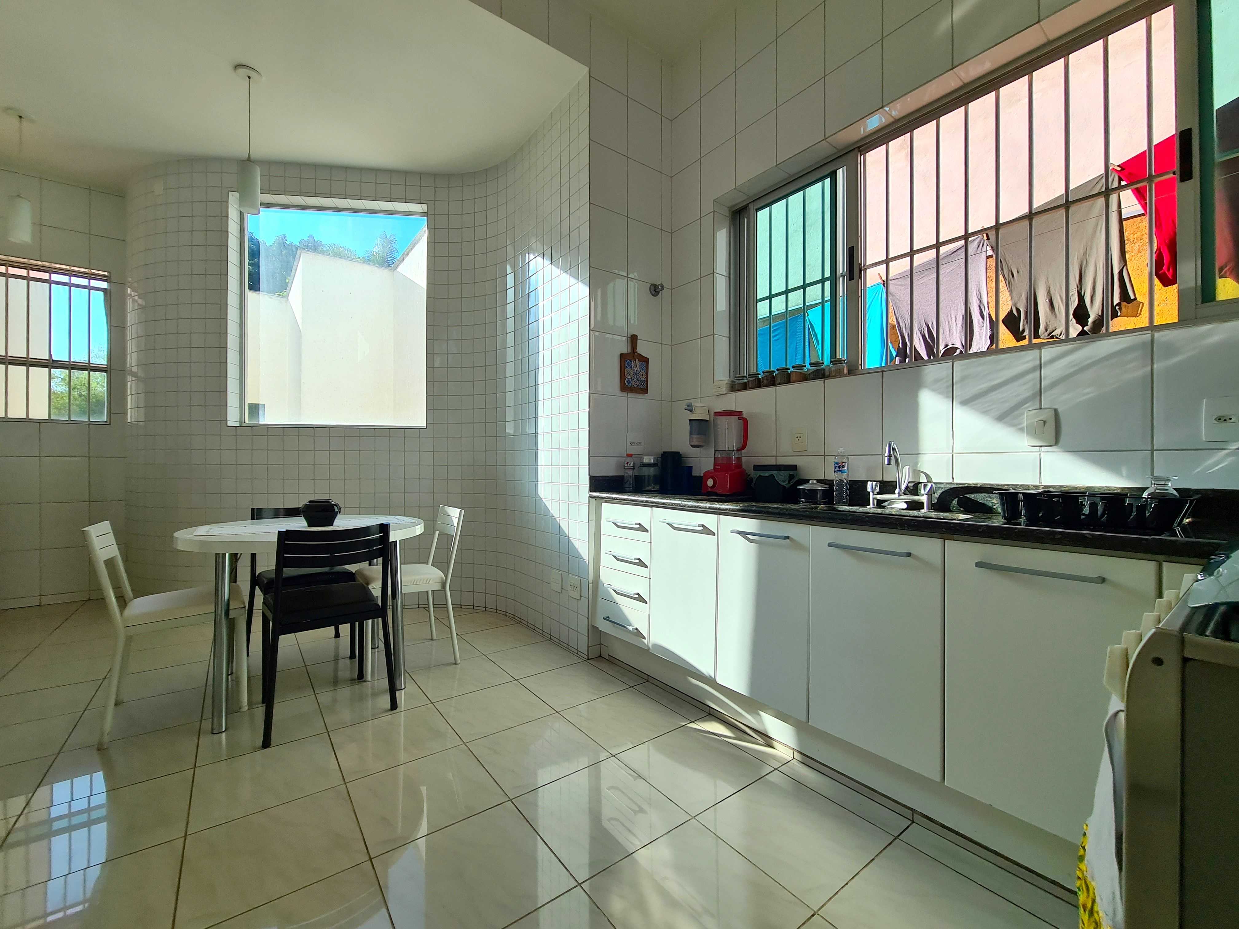 Casa à venda com 4 quartos, 1050m² - Foto 11