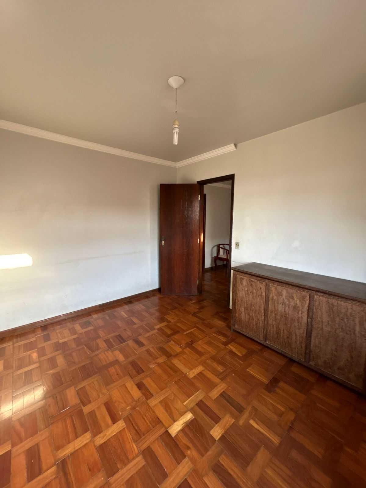 Casa à venda com 4 quartos, 201m² - Foto 9