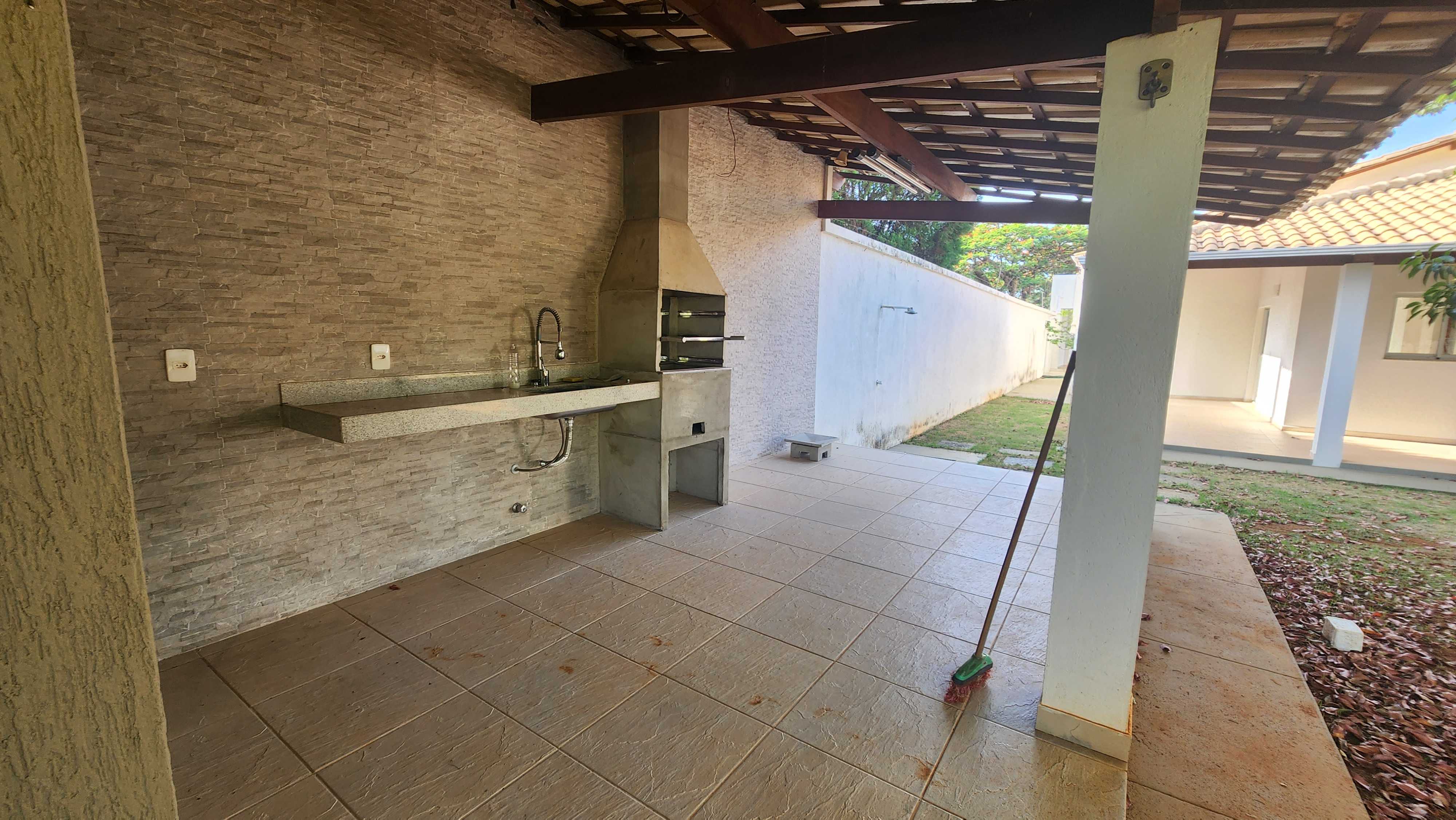 Casa à venda com 3 quartos, 244m² - Foto 5