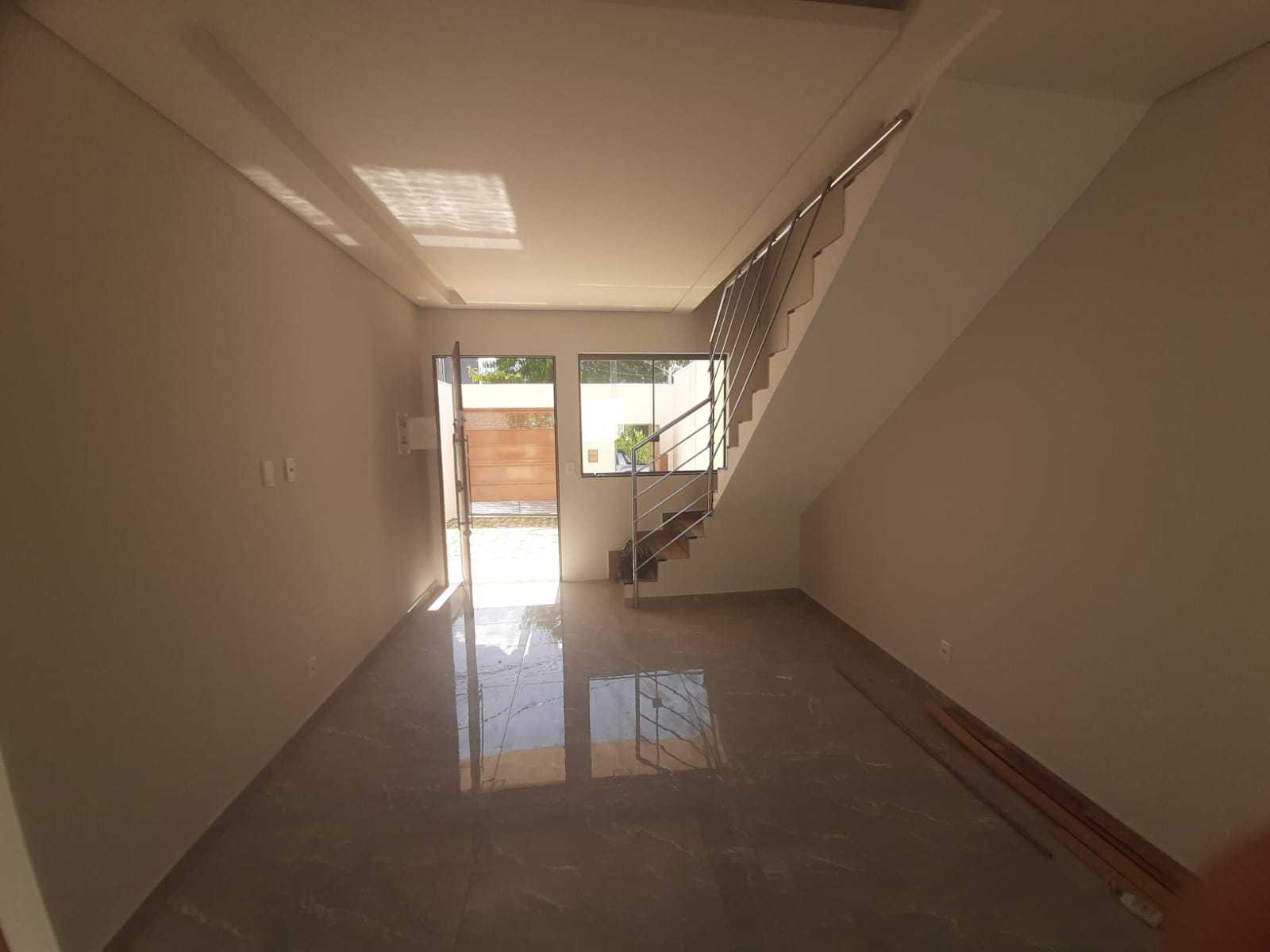 Casa à venda com 3 quartos, 80m² - Foto 4