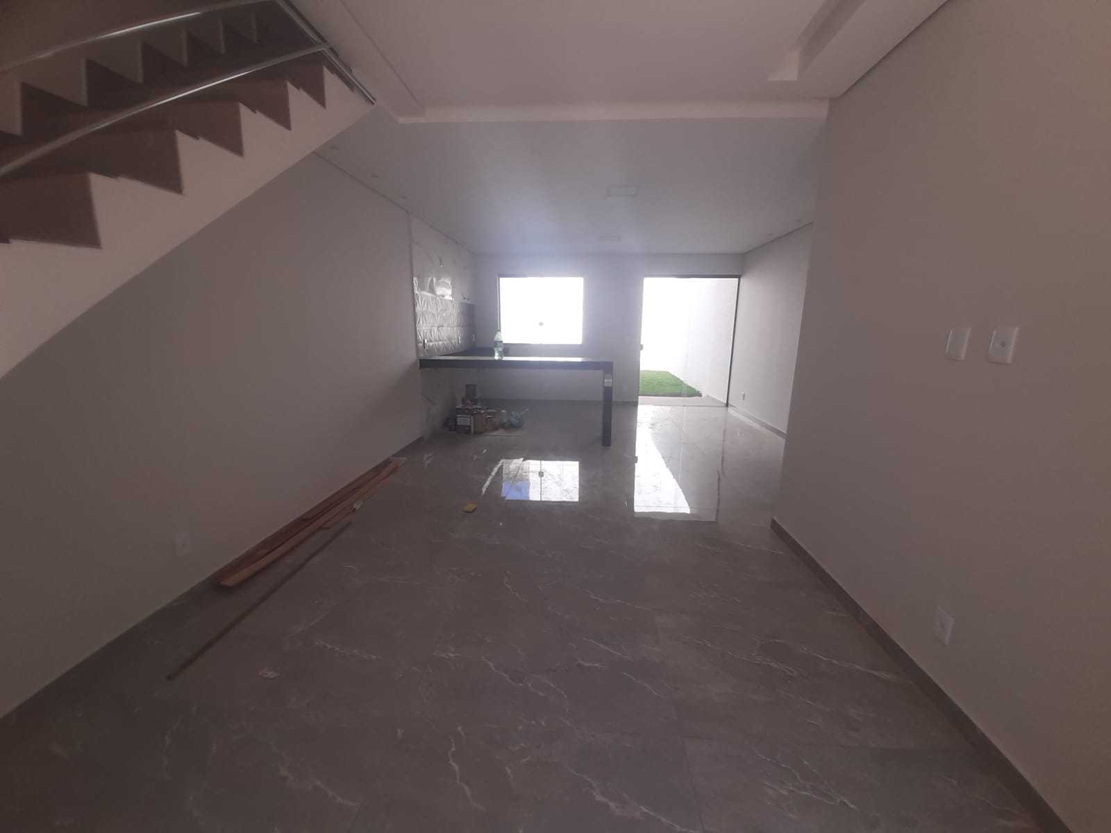 Casa à venda com 3 quartos, 80m² - Foto 3