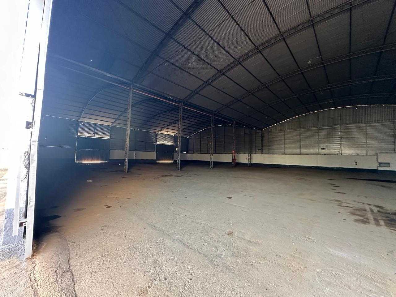 Depósito-Galpão-Armazém para alugar, 1800m² - Foto 11