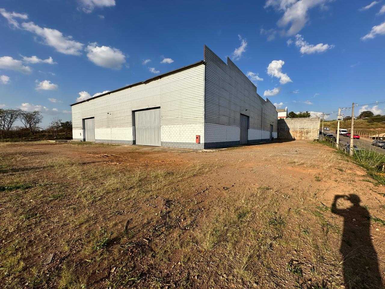 Depósito-Galpão-Armazém para alugar, 1800m² - Foto 13