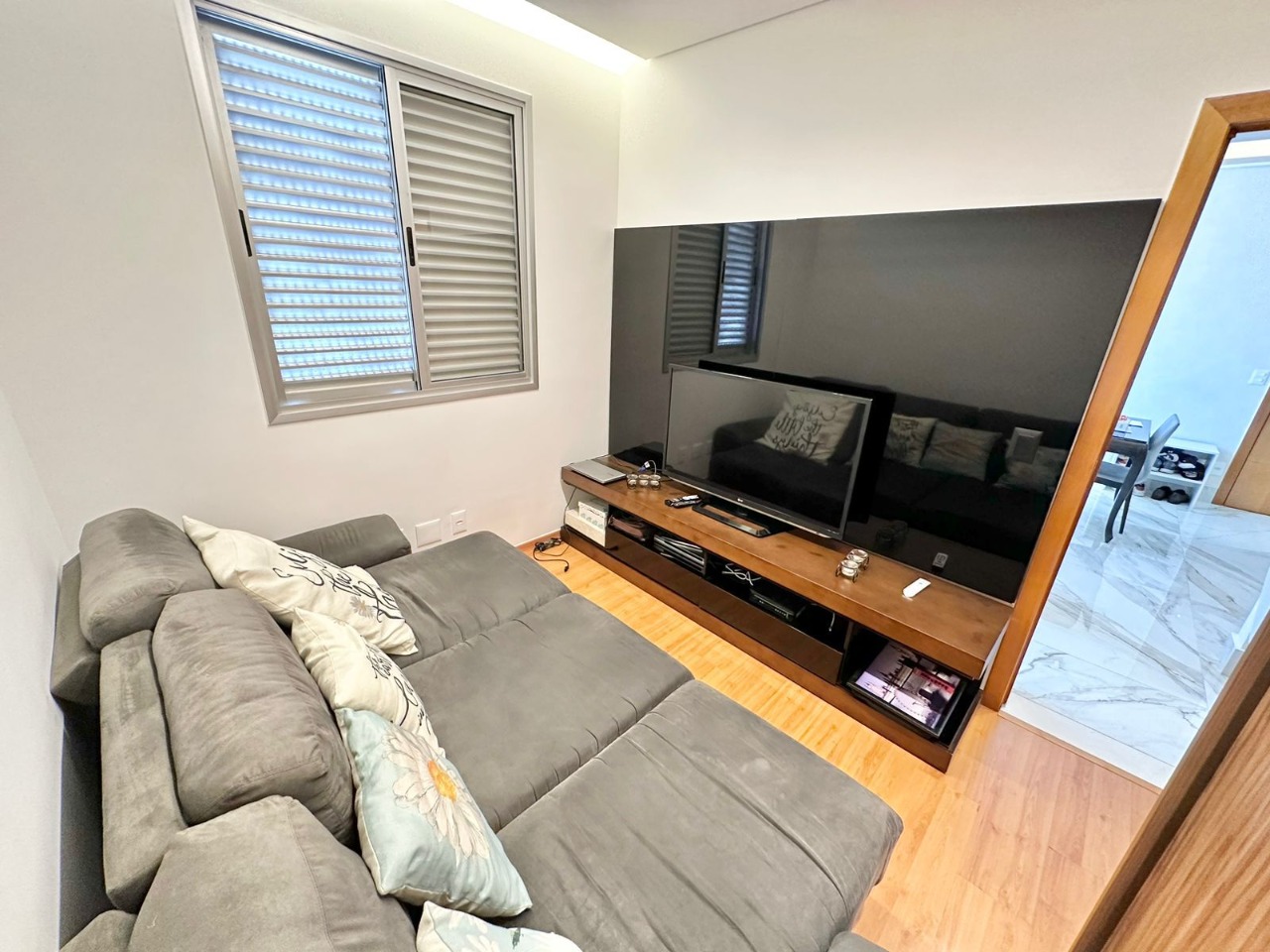 Apartamento à venda com 3 quartos, 102m² - Foto 3