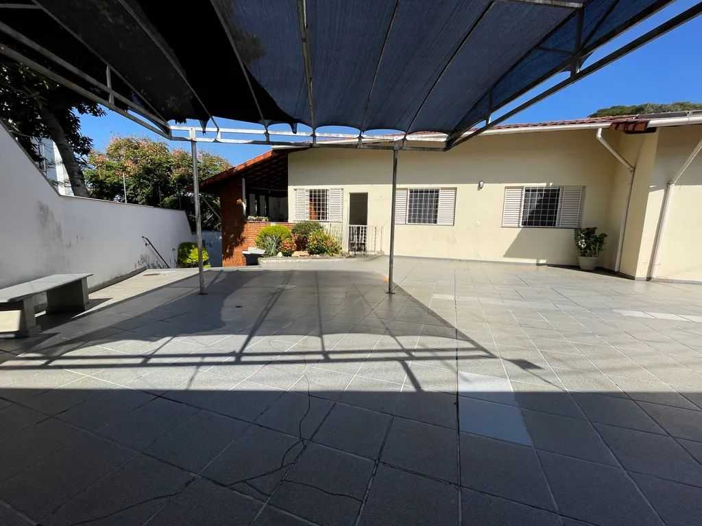 Casa à venda com 4 quartos, 240m² - Foto 10