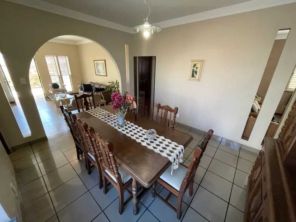 Casa à venda com 4 quartos, 240m² - Foto 16