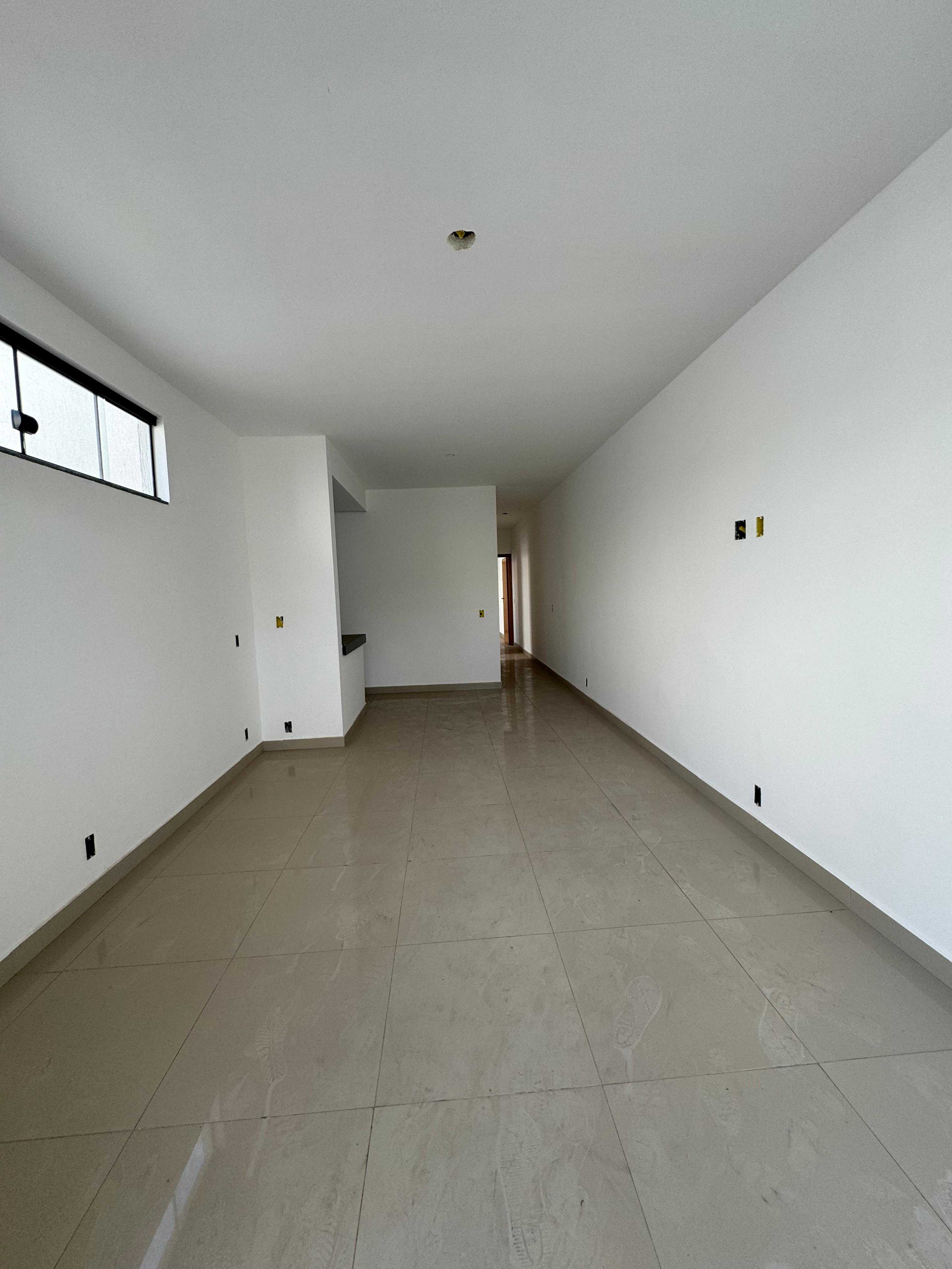 Casa à venda com 2 quartos, 65m² - Foto 3