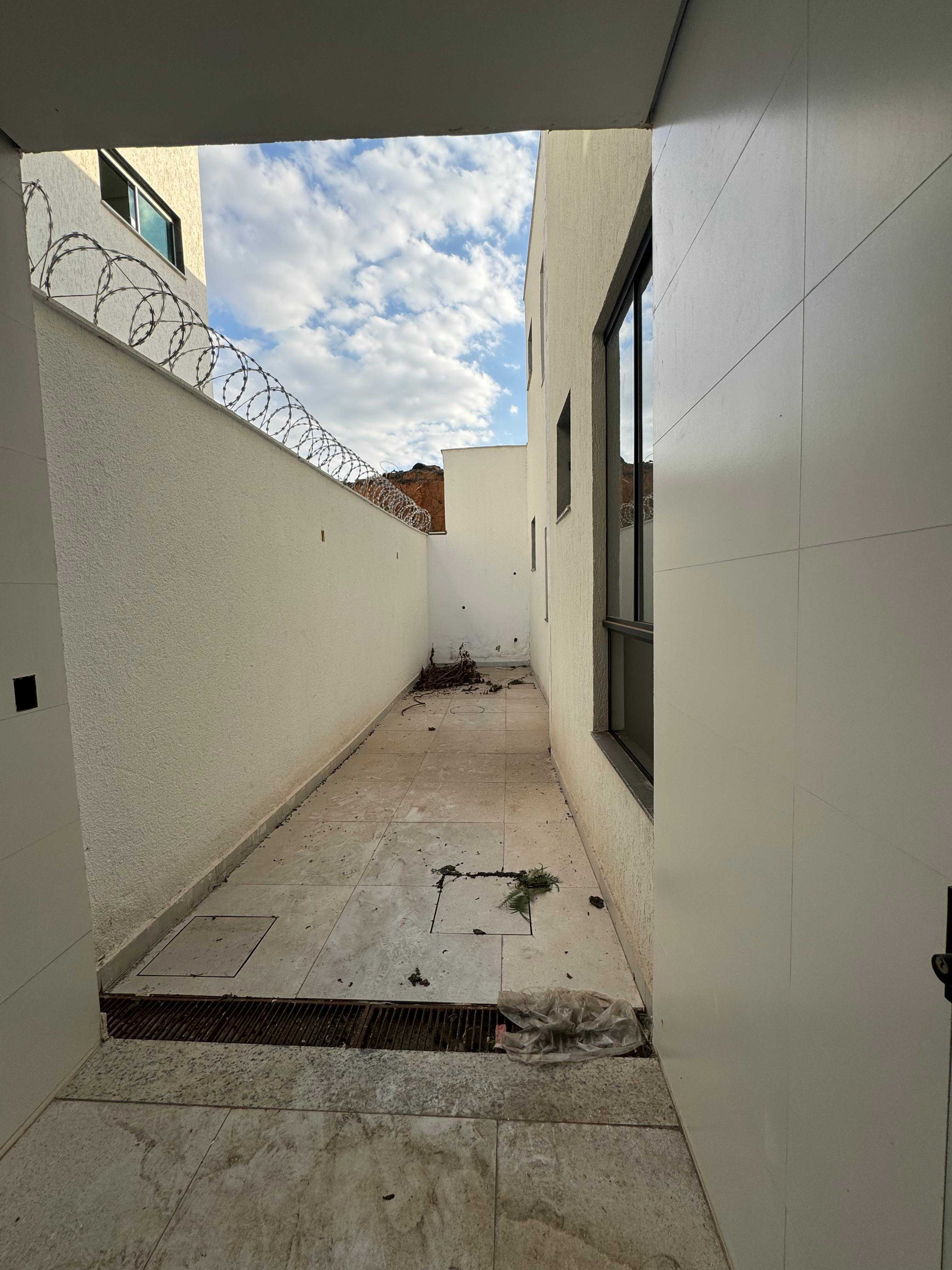 Casa à venda com 2 quartos, 85m² - Foto 11