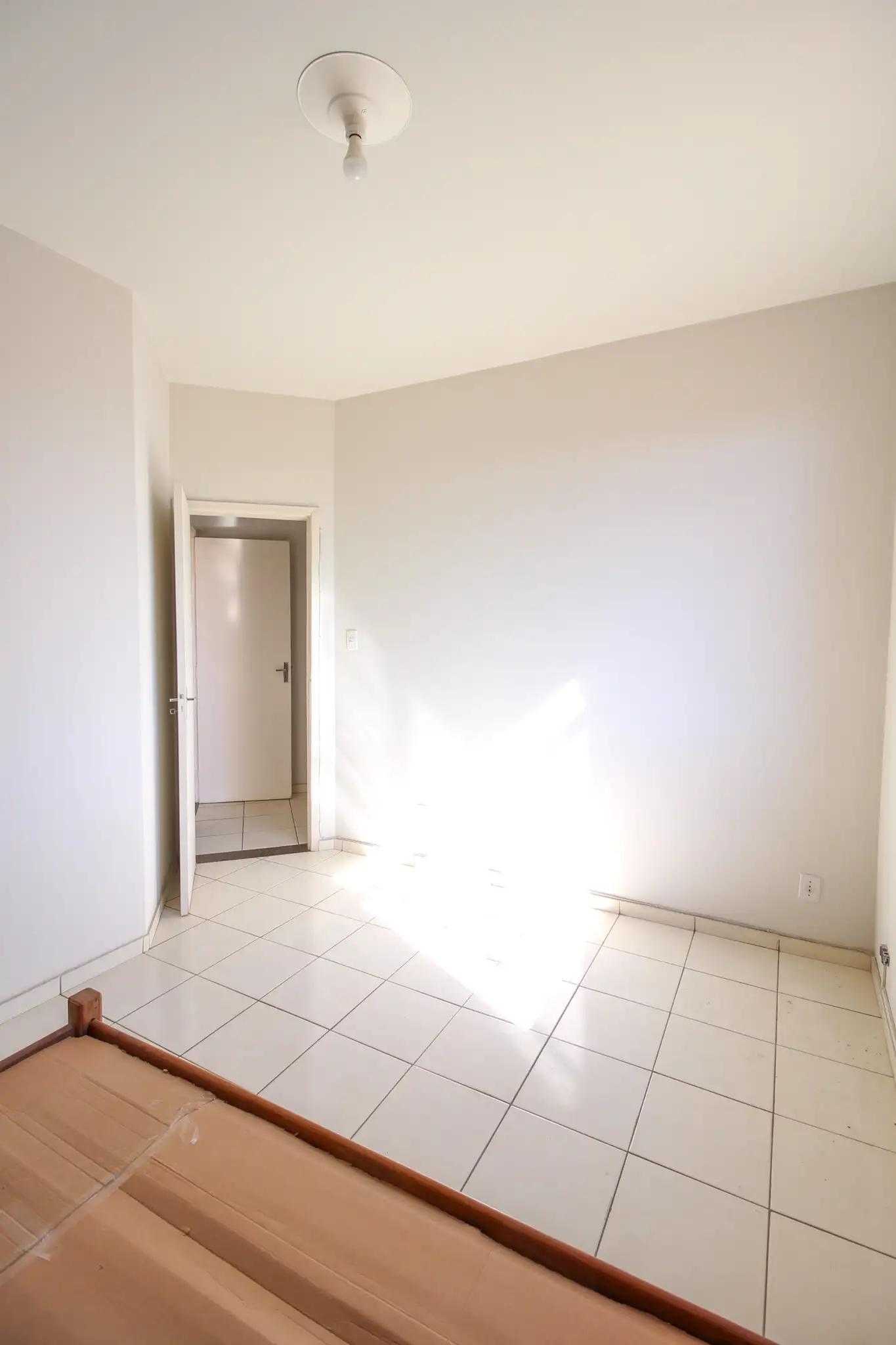 Apartamento à venda com 2 quartos, 60m² - Foto 5