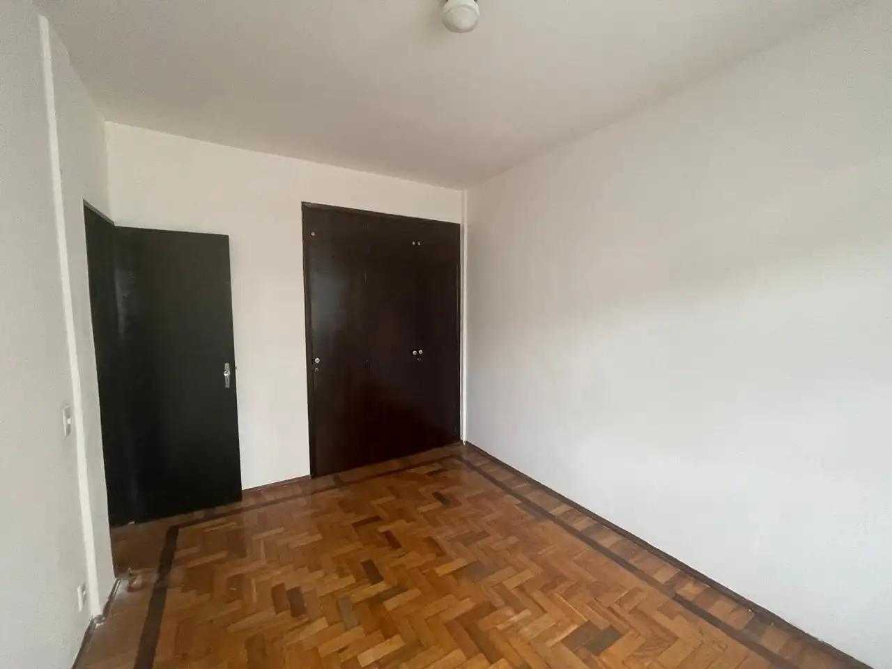 Apartamento à venda com 4 quartos, 150m² - Foto 2