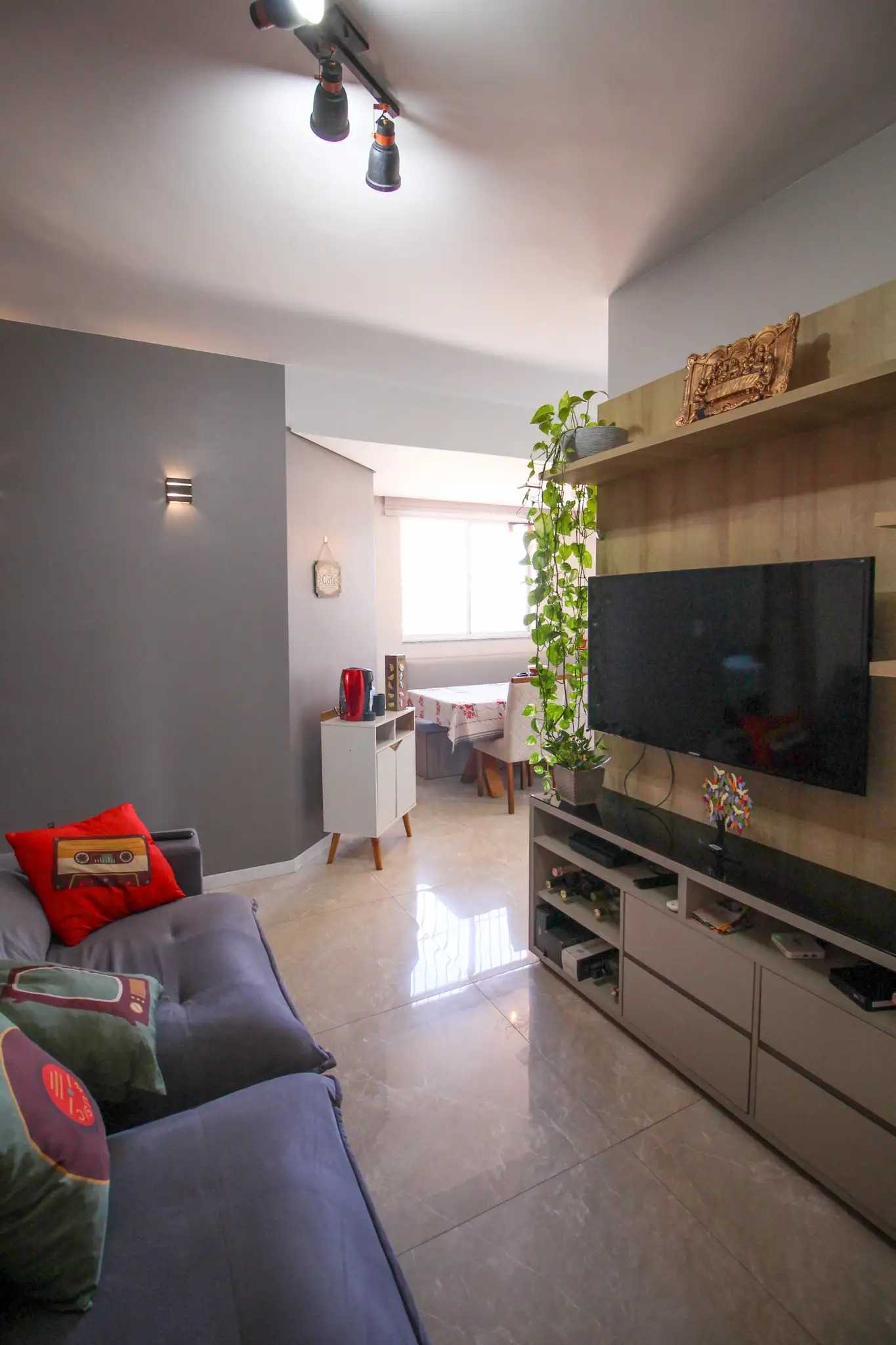 Apartamento à venda com 3 quartos, 75m² - Foto 1