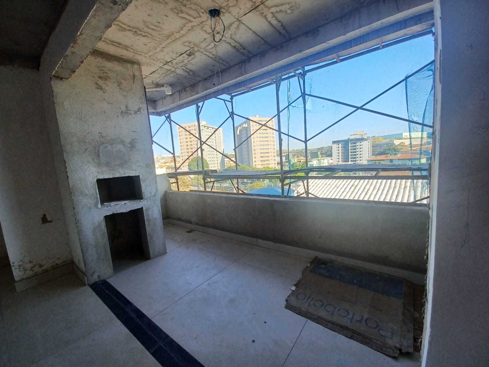 Apartamento à venda com 3 quartos, 103m² - Foto 2