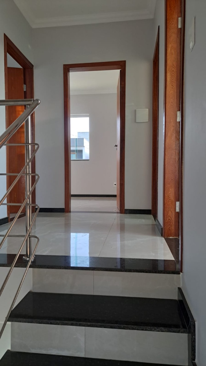 Casa para alugar com 3 quartos, 90m² - Foto 12