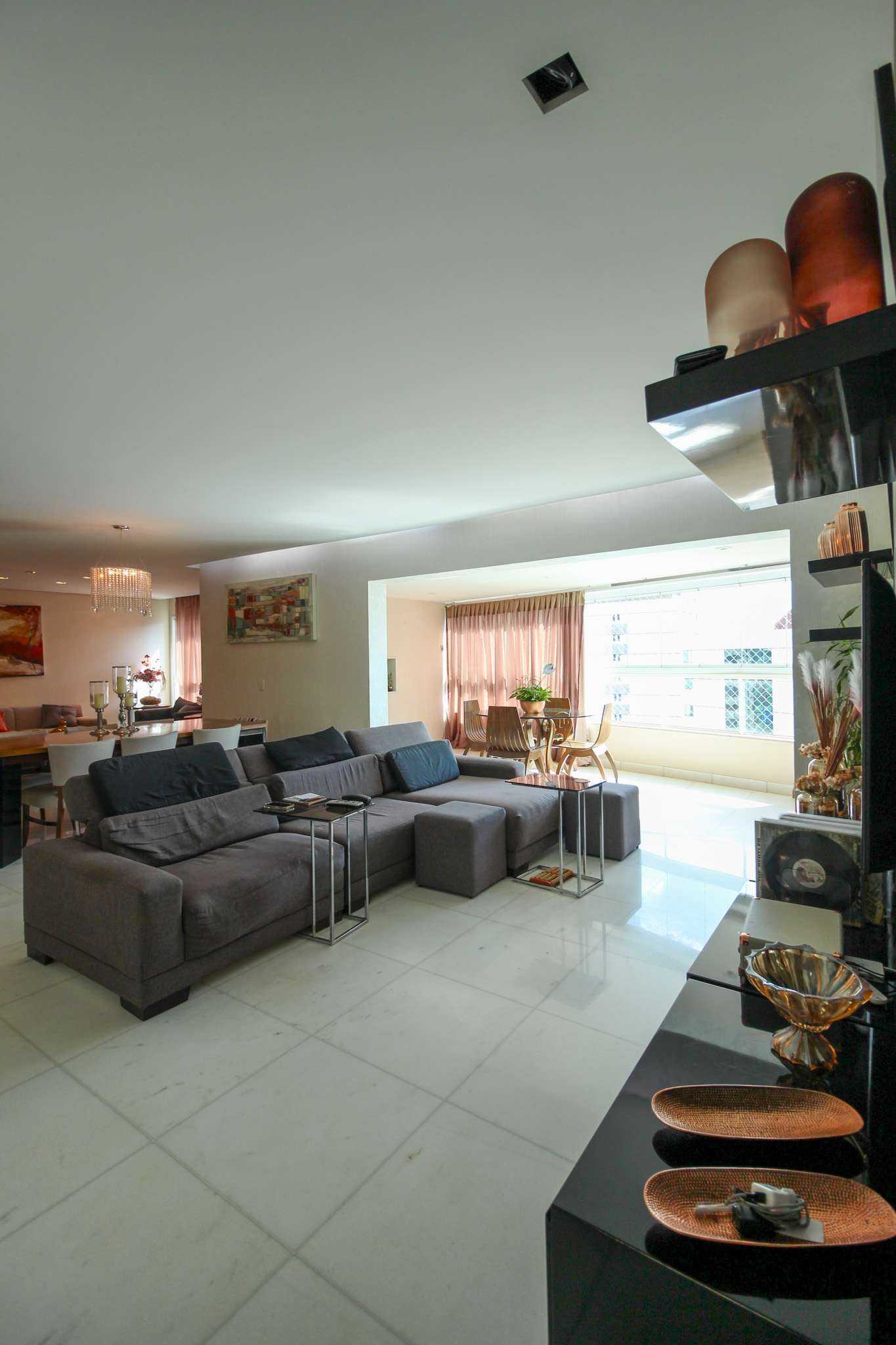 Apartamento à venda com 4 quartos, 210m² - Foto 5