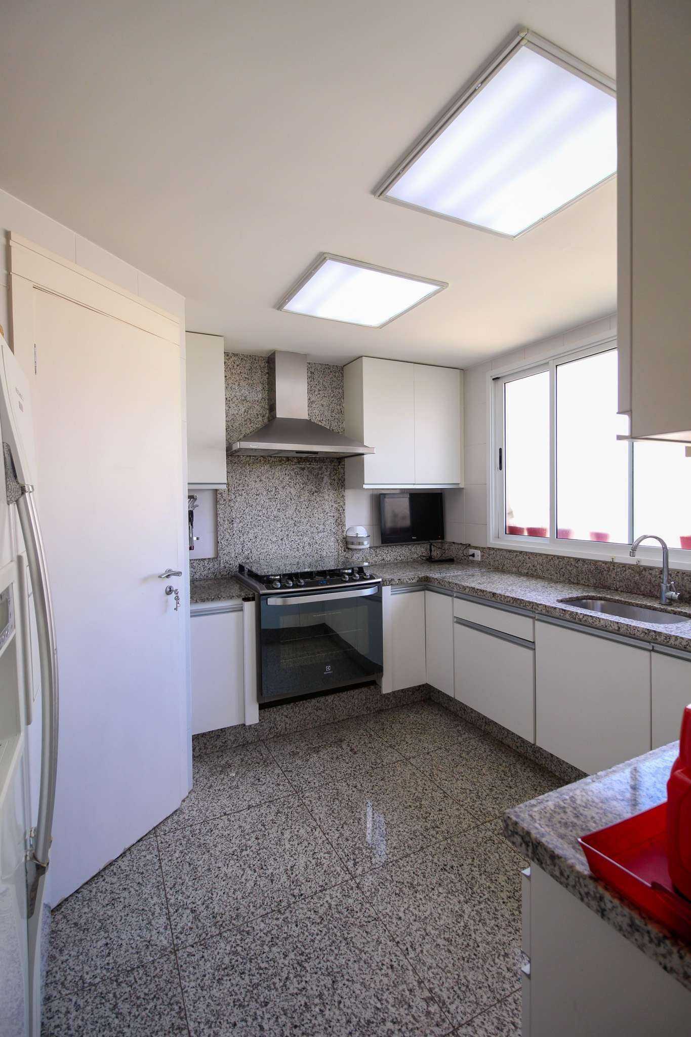 Apartamento à venda com 4 quartos, 210m² - Foto 23