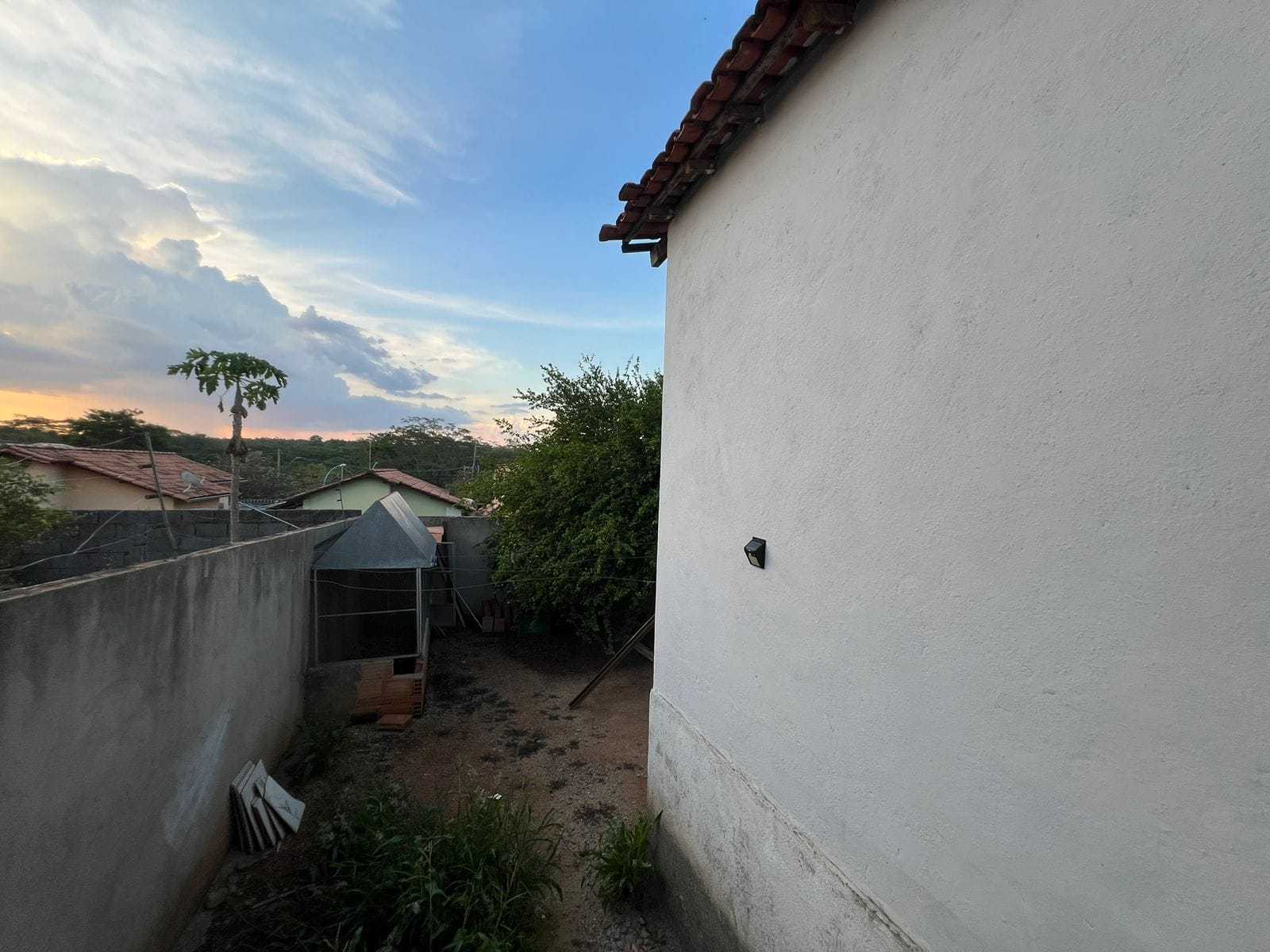 Casa à venda com 3 quartos, 45m² - Foto 2