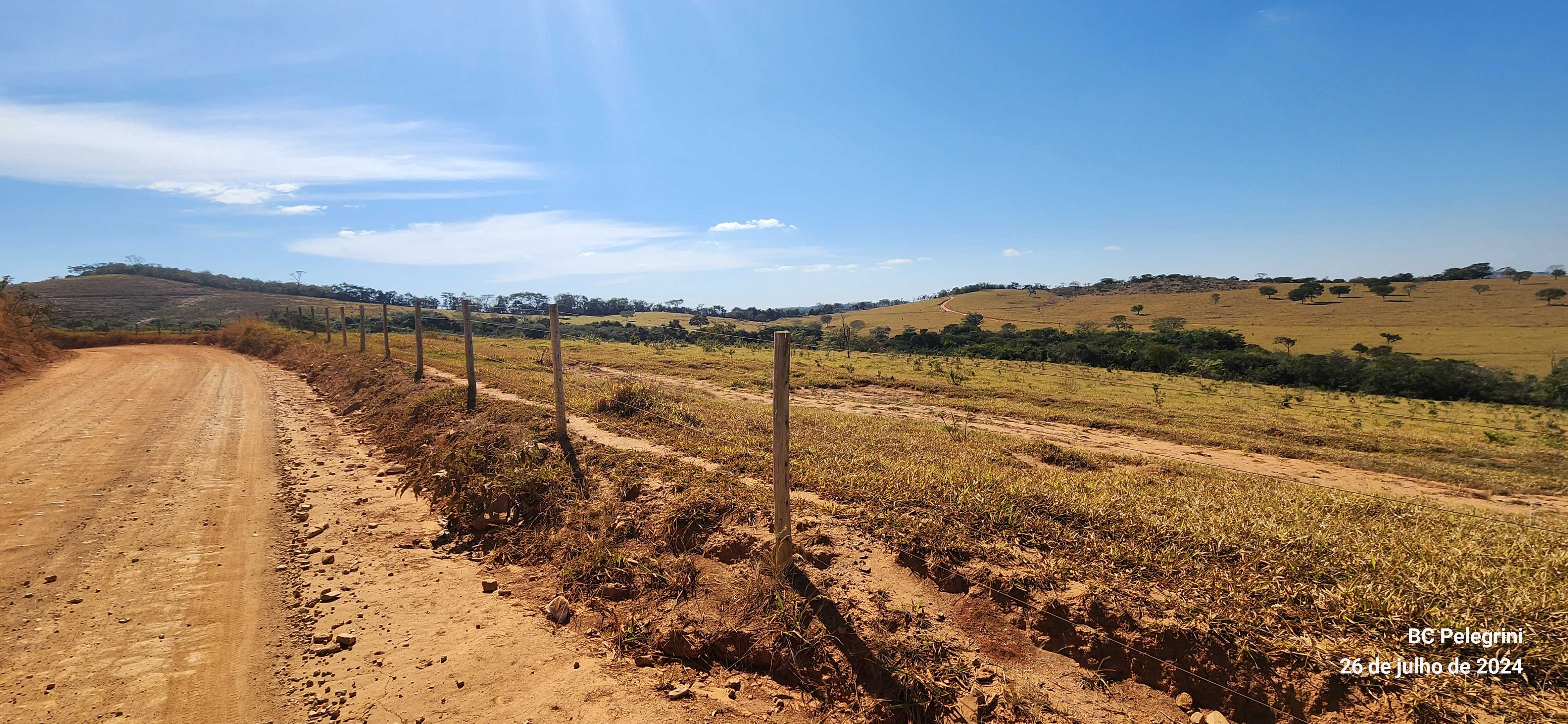 Chácara à venda com 5 quartos, 6000000m² - Foto 1