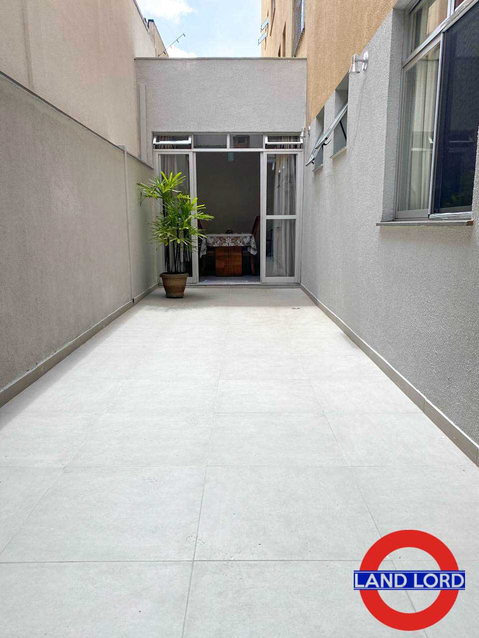 Apartamento à venda com 3 quartos, 158m² - Foto 4