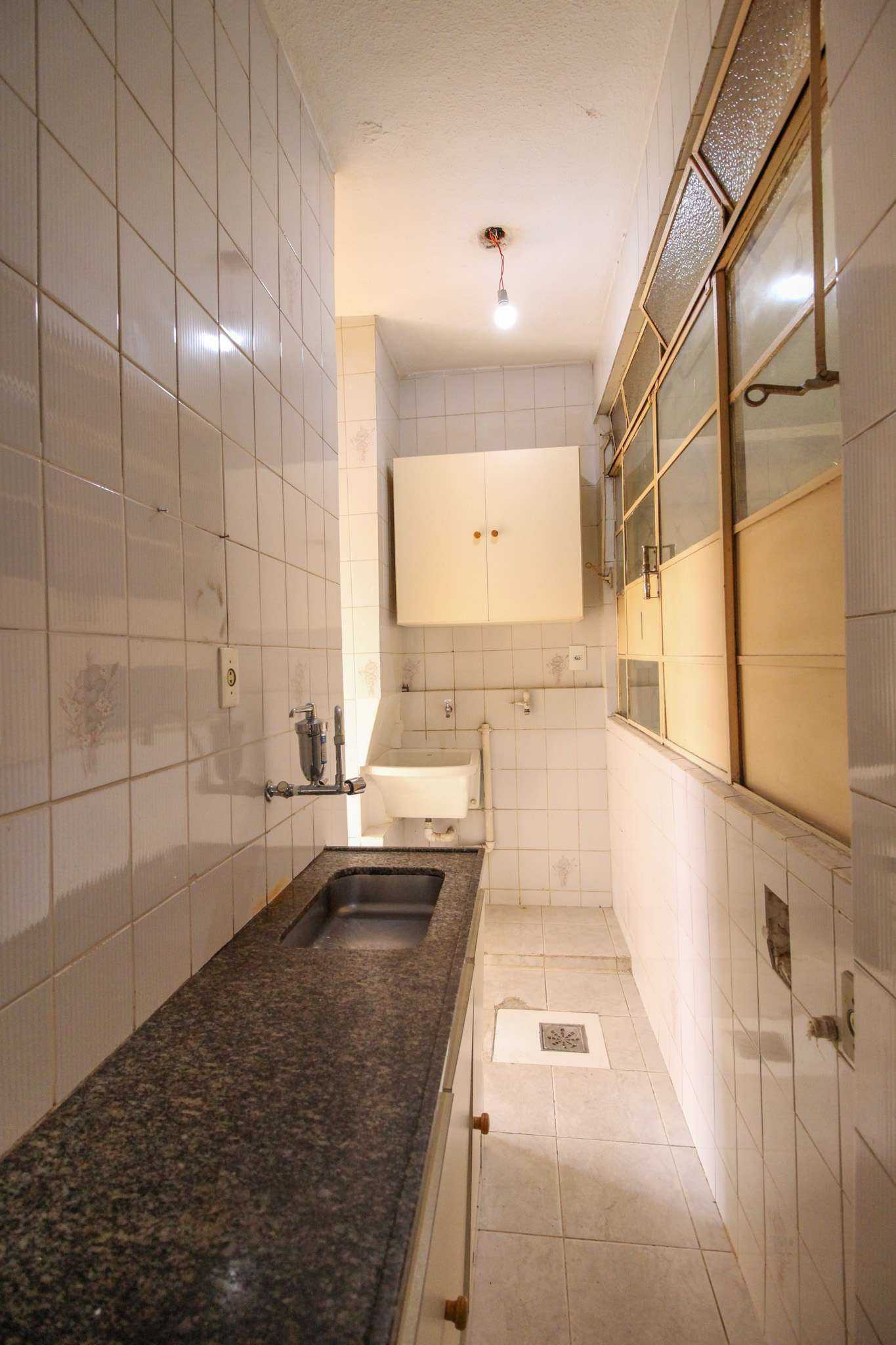 Apartamento à venda com 2 quartos, 75m² - Foto 9