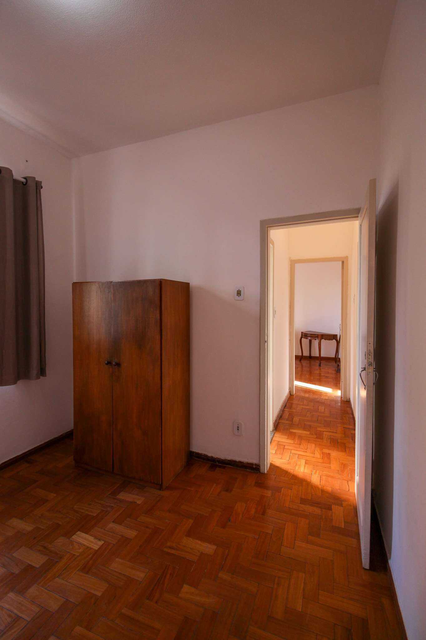 Apartamento à venda com 2 quartos, 75m² - Foto 2