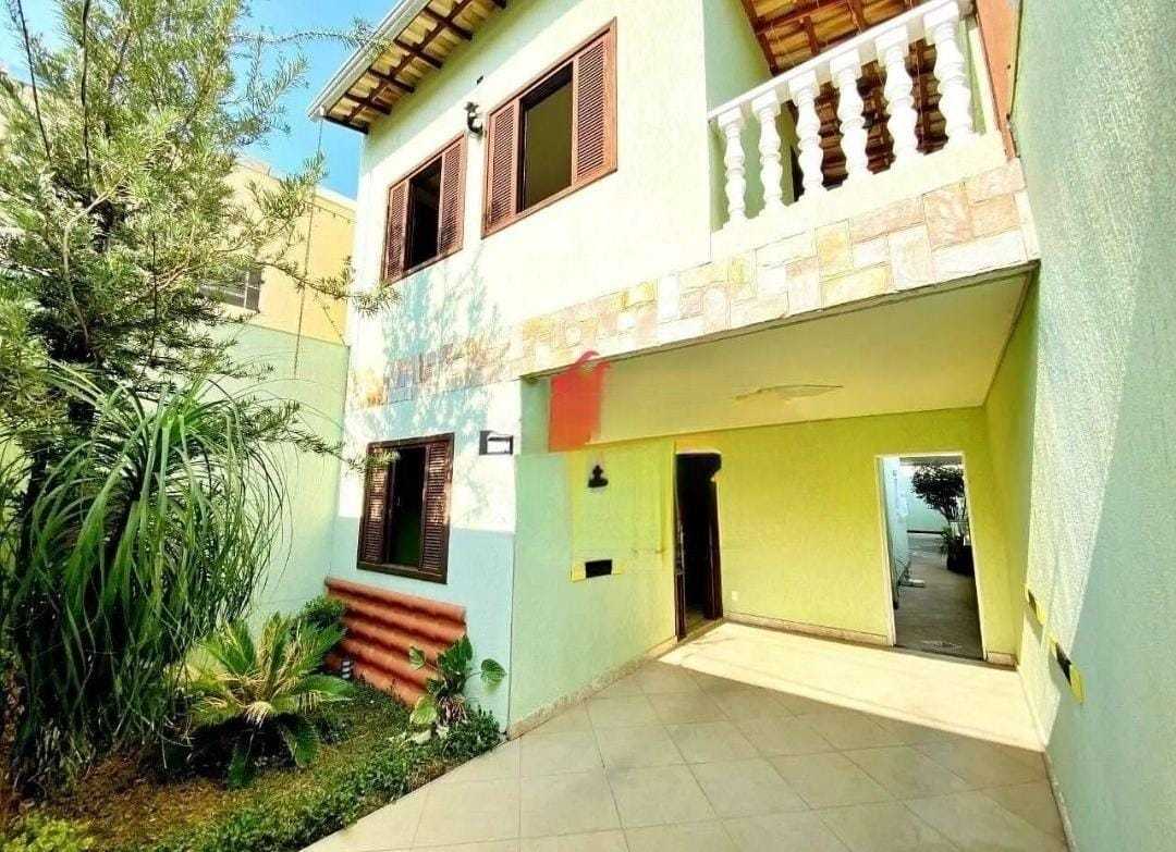 Casa à venda com 3 quartos, 190m² - Foto 1