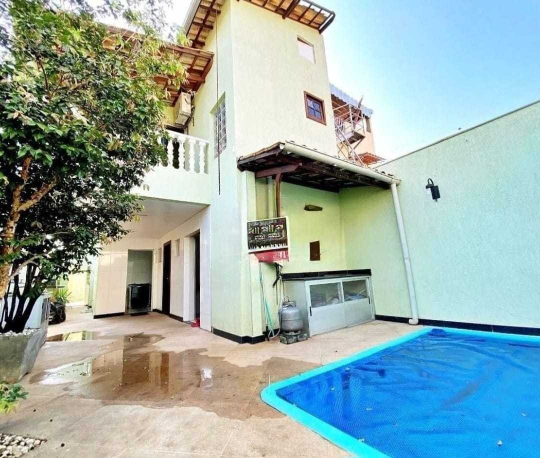 Casa à venda com 3 quartos, 190m² - Foto 2