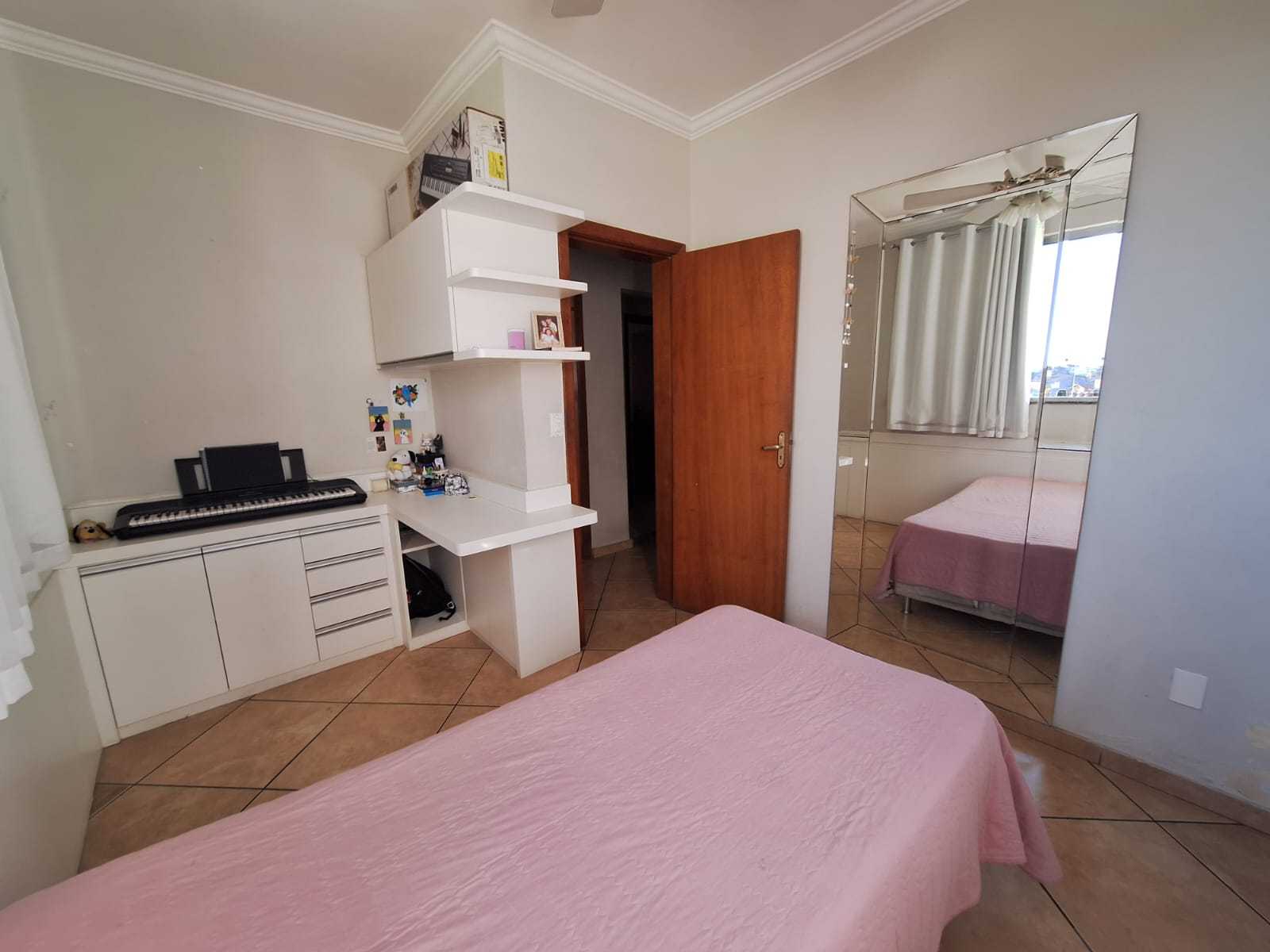 Apartamento à venda com 3 quartos, 114m² - Foto 13