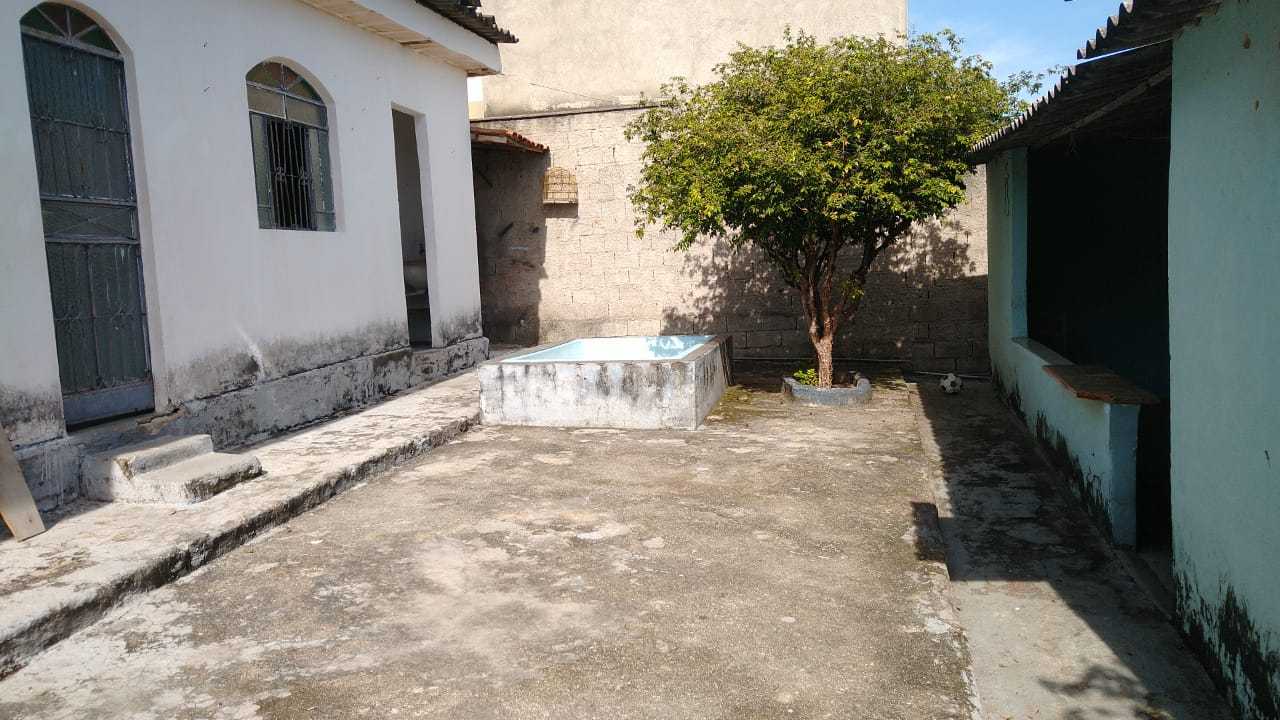 Casa à venda com 3 quartos, 360m² - Foto 2