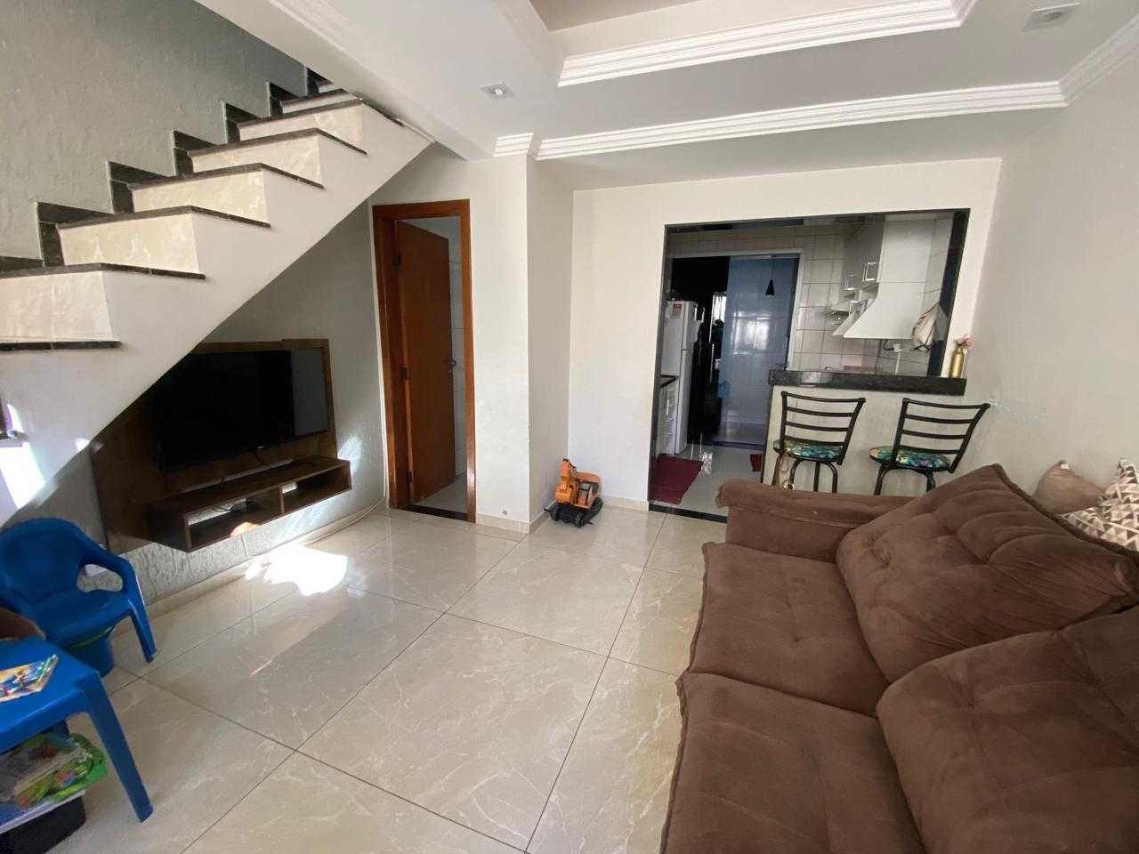 Casa à venda com 2 quartos, 54m² - Foto 4