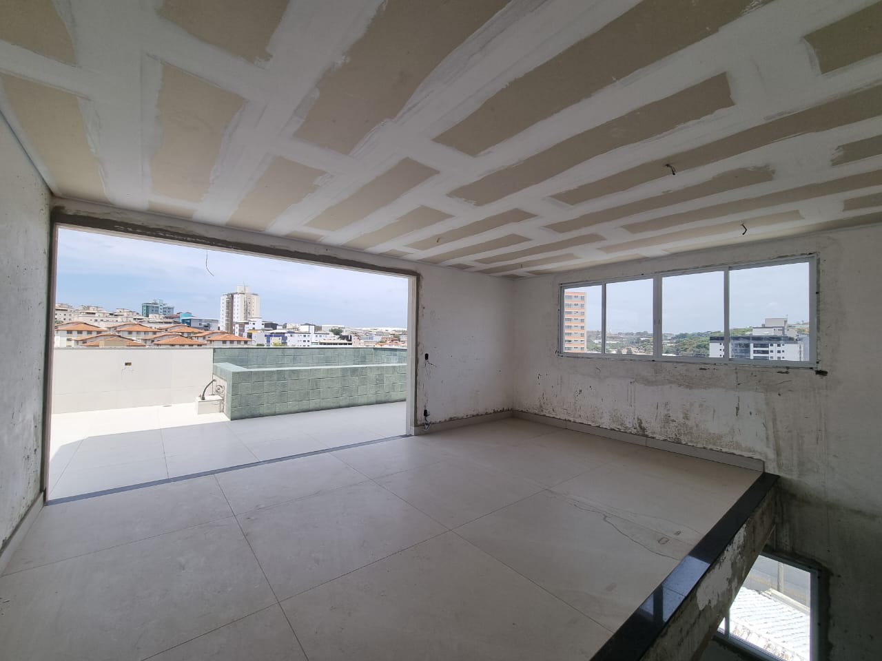 Apartamento à venda com 3 quartos, 92m² - Foto 9