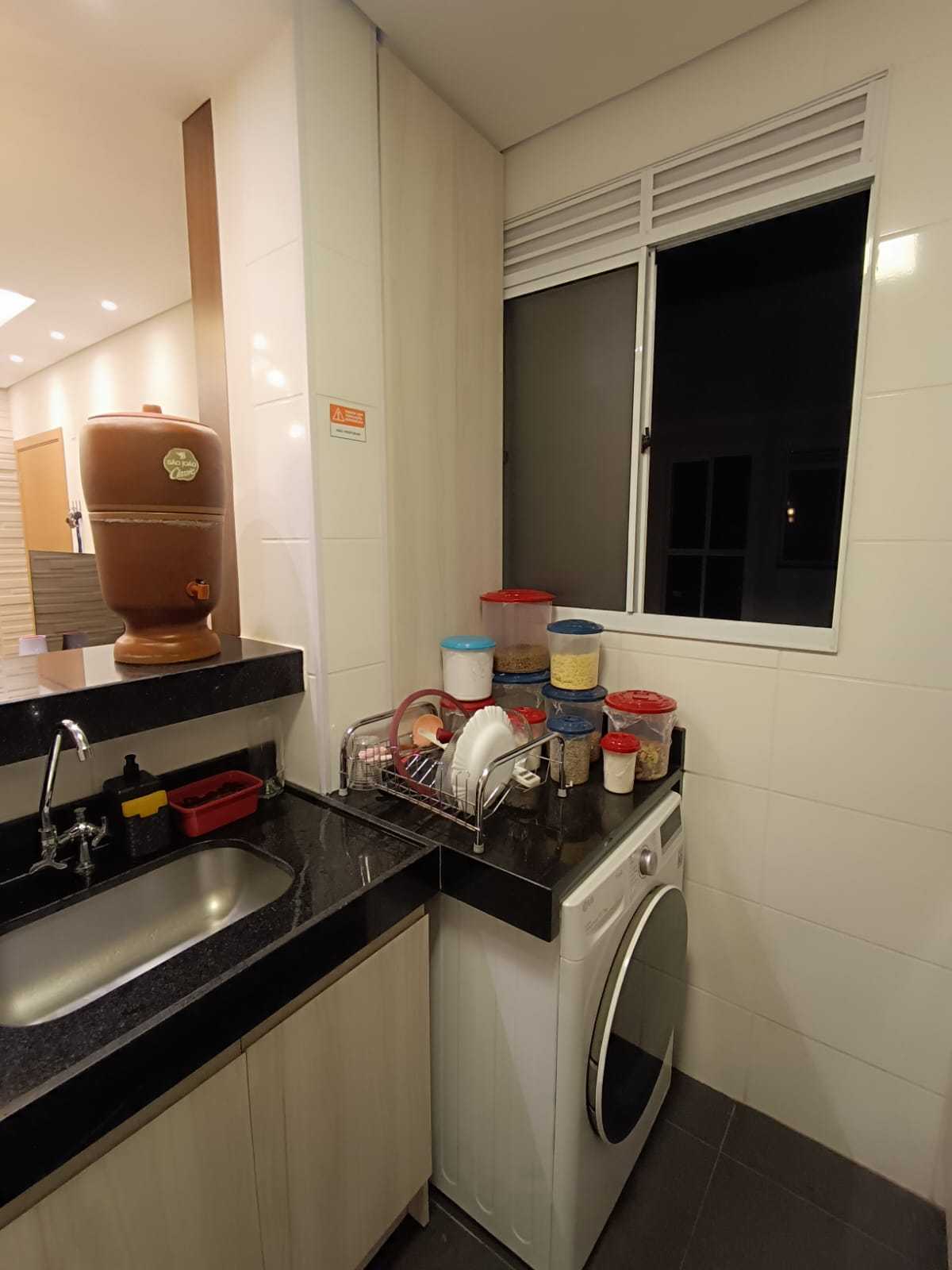 Apartamento à venda com 2 quartos, 42m² - Foto 2