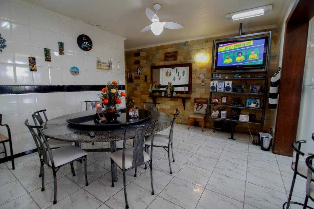 Casa à venda com 5 quartos, 250m² - Foto 5