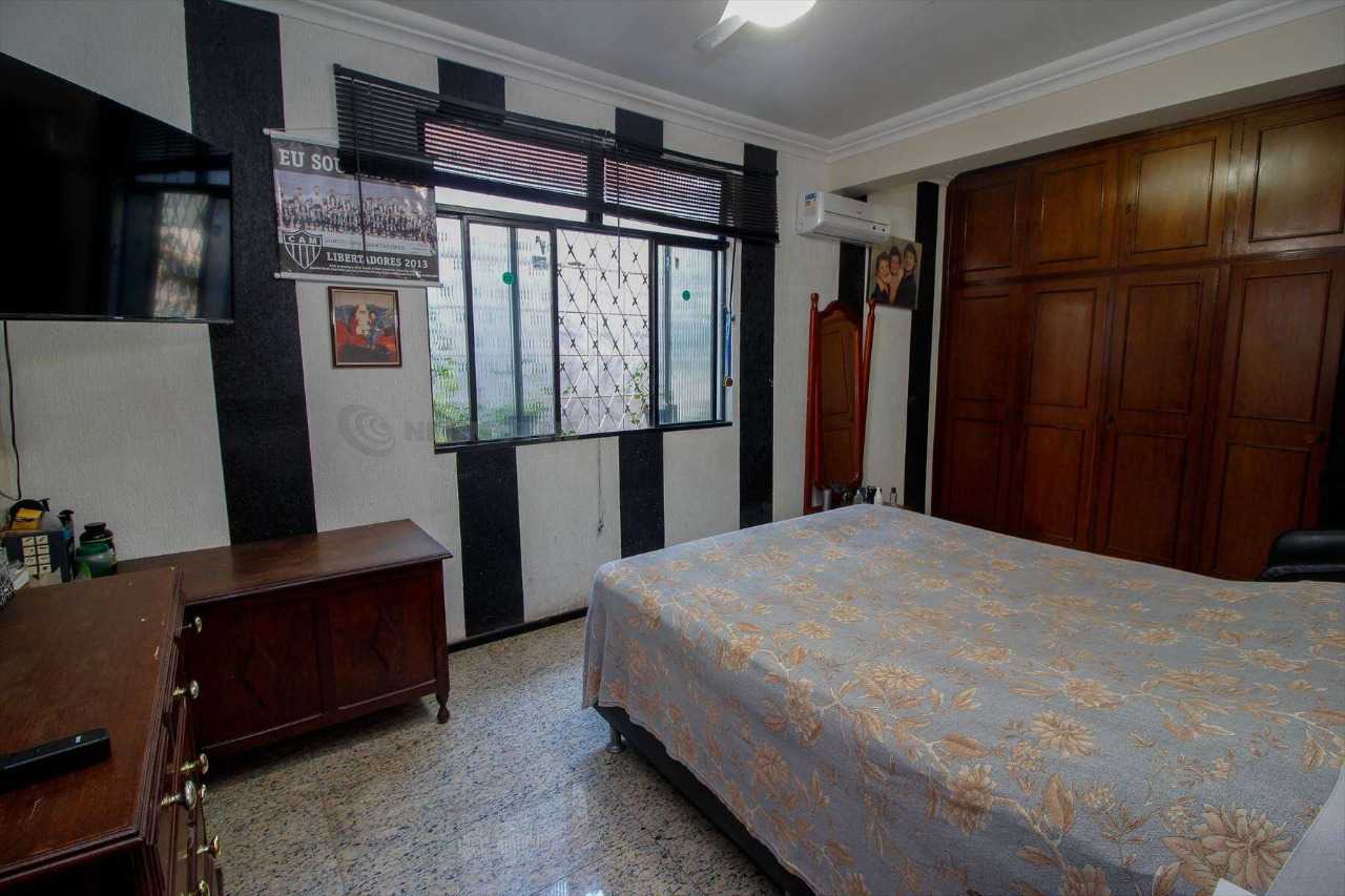 Casa à venda com 5 quartos, 250m² - Foto 15