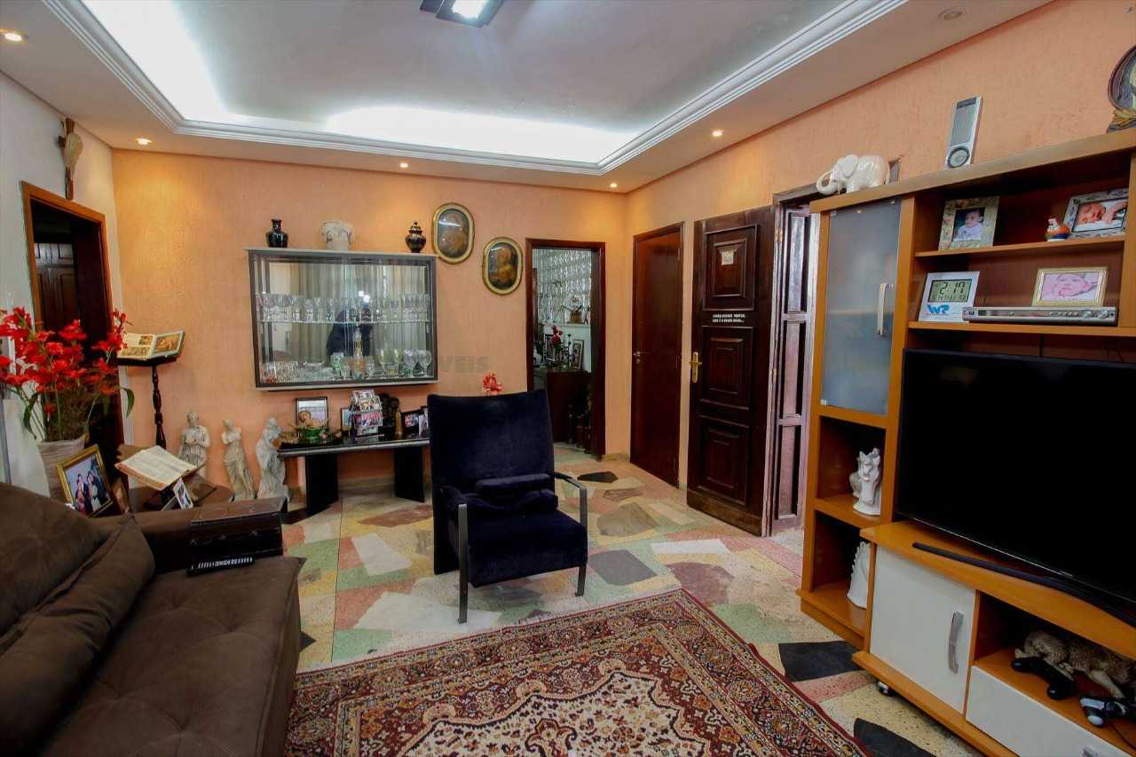 Casa à venda com 5 quartos, 250m² - Foto 3