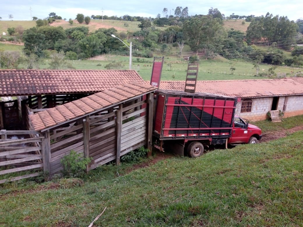 Chácara à venda com 1 quarto, 532400m² - Foto 8