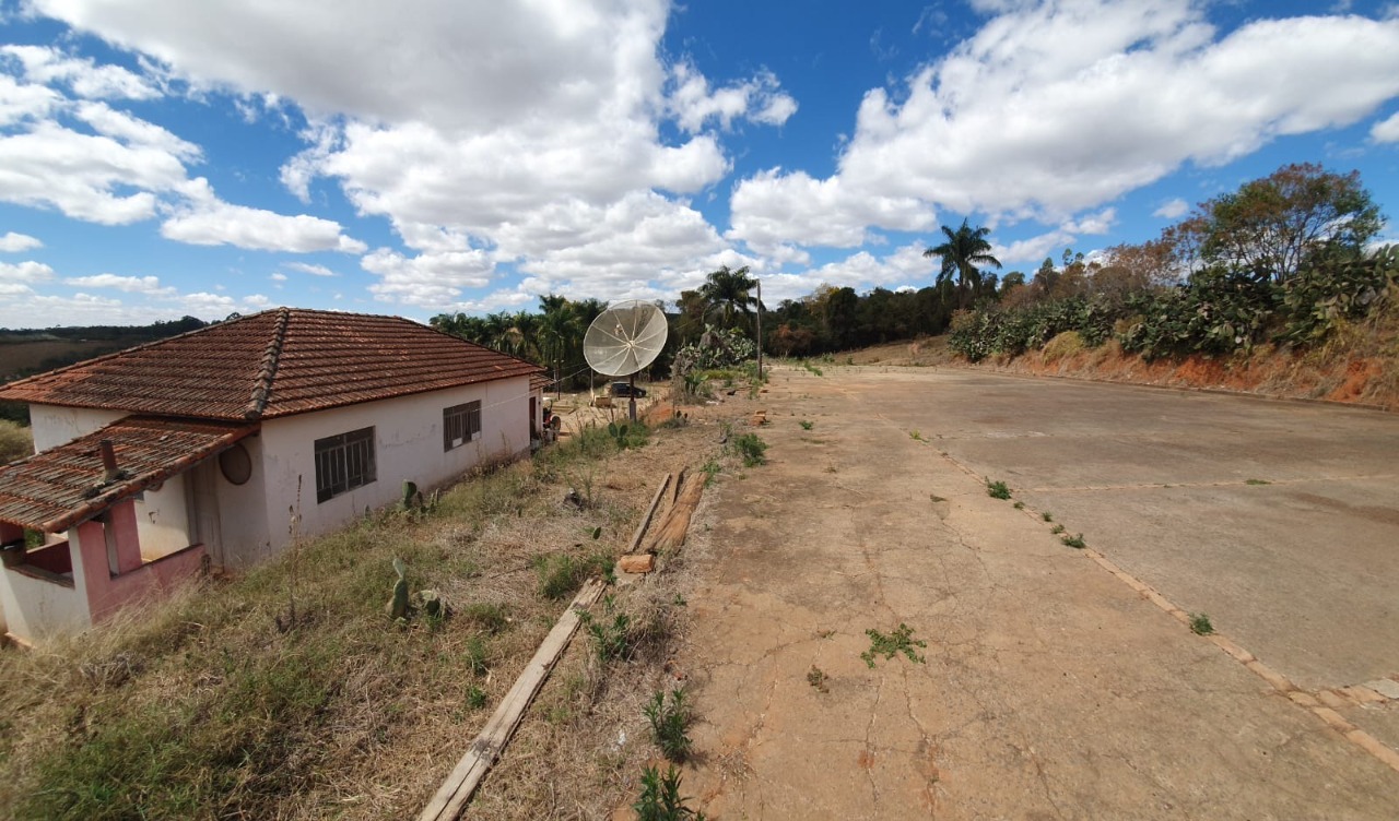 Chácara à venda com 2 quartos, 278300m² - Foto 10