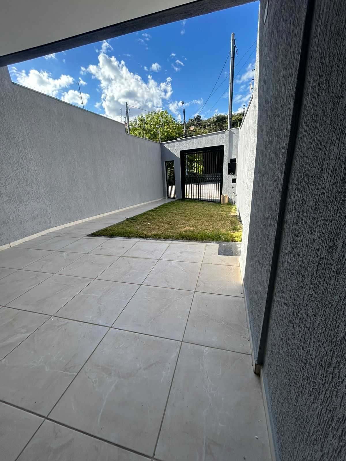 Casa à venda com 3 quartos, 143m² - Foto 1