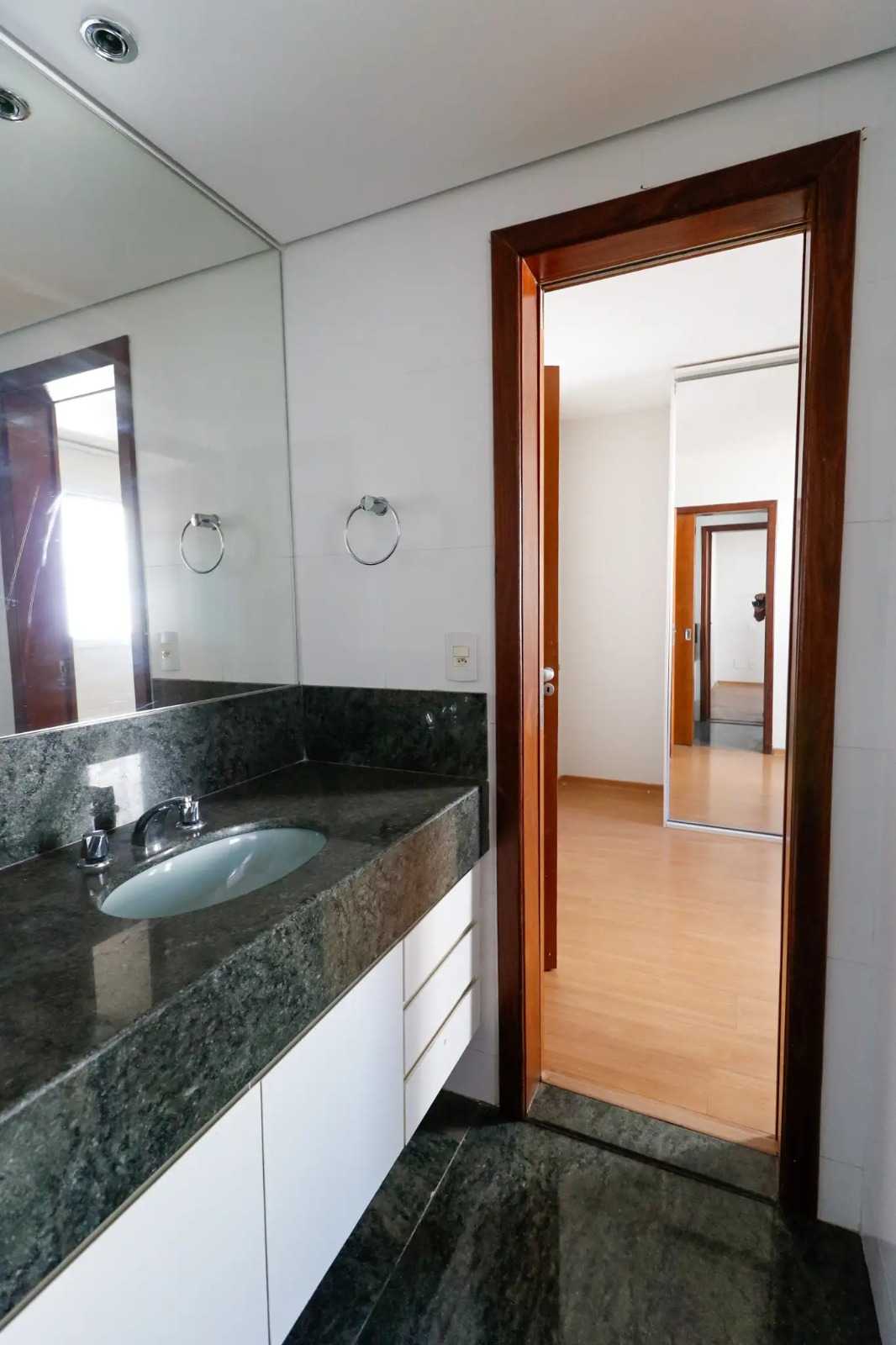 Apartamento à venda com 4 quartos, 157m² - Foto 21