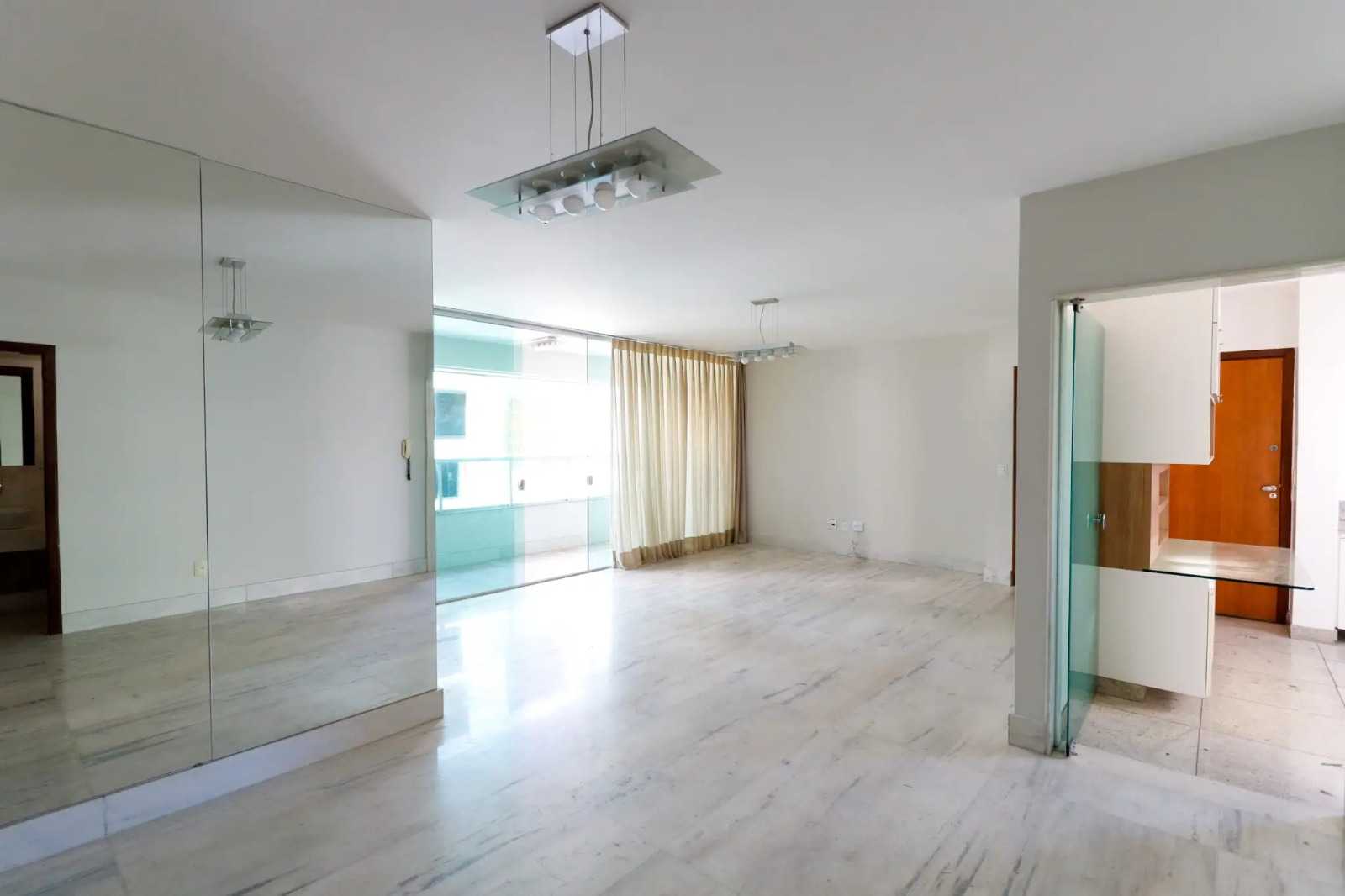 Apartamento à venda com 4 quartos, 157m² - Foto 2