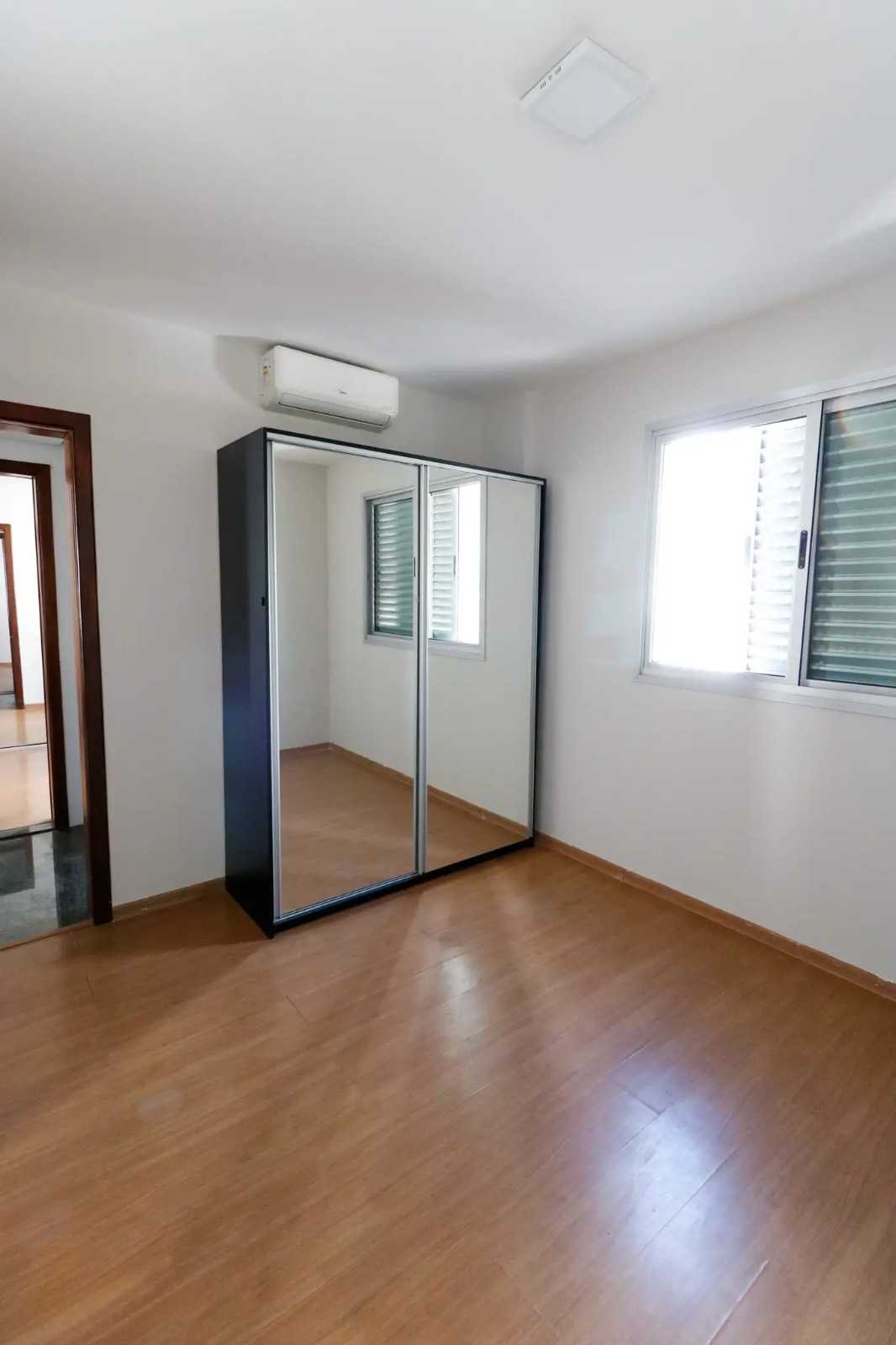 Apartamento à venda com 4 quartos, 157m² - Foto 20