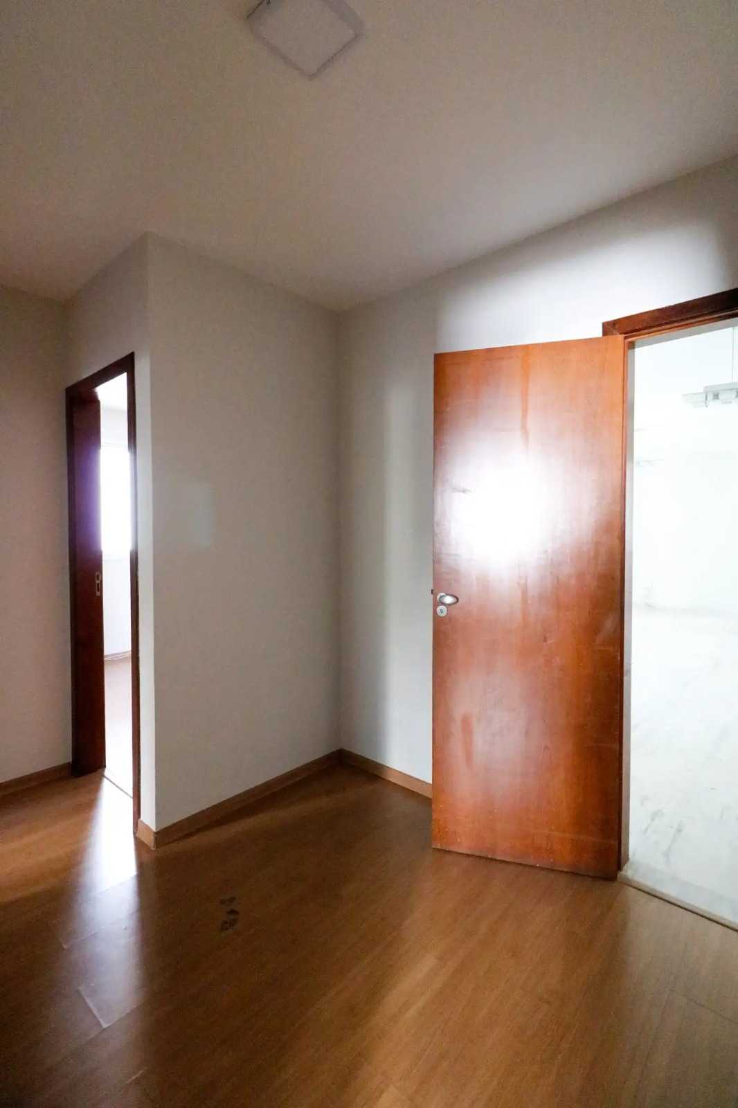 Apartamento à venda com 4 quartos, 157m² - Foto 16