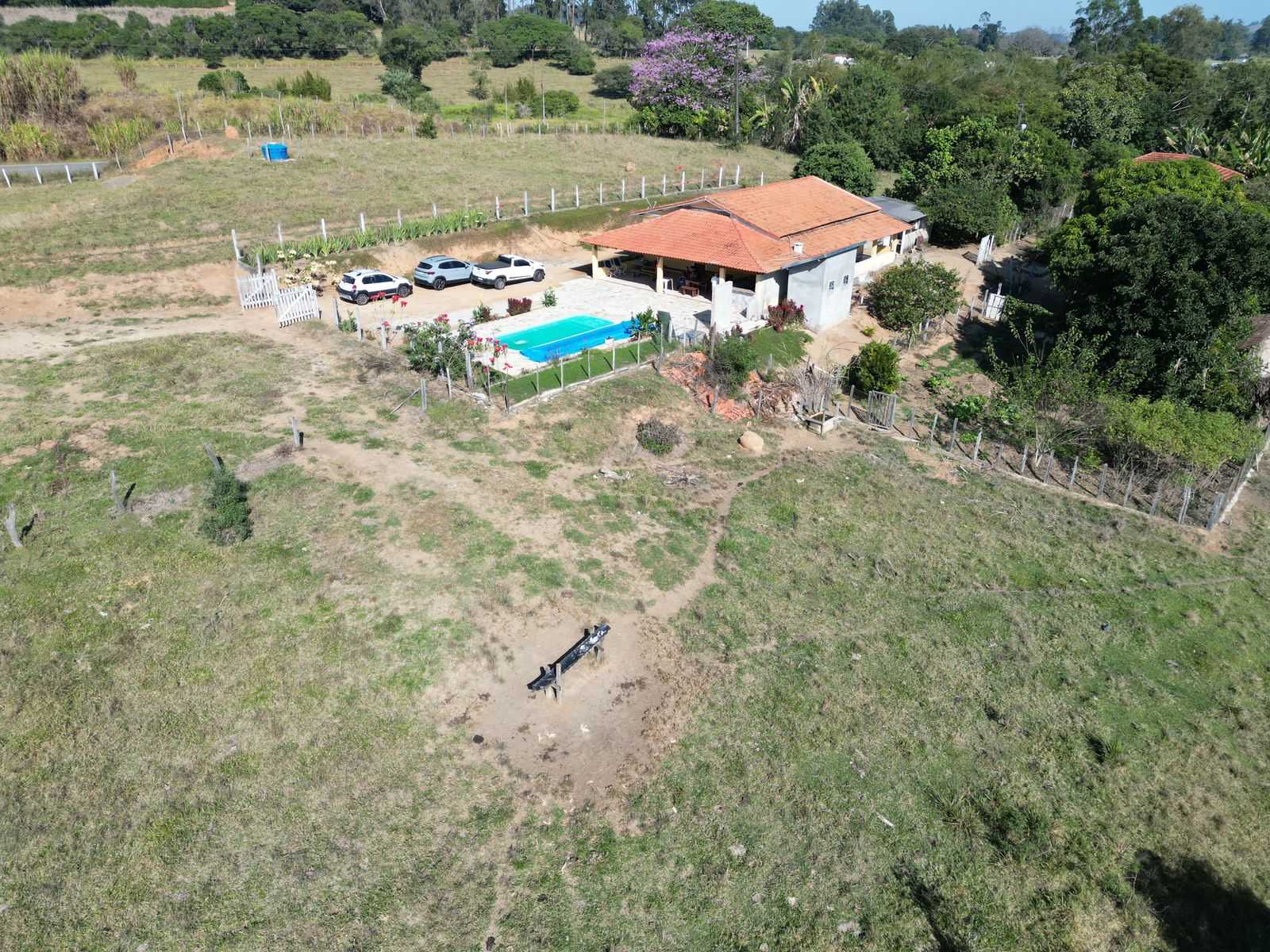 Chácara à venda com 2 quartos, 210000m² - Foto 9