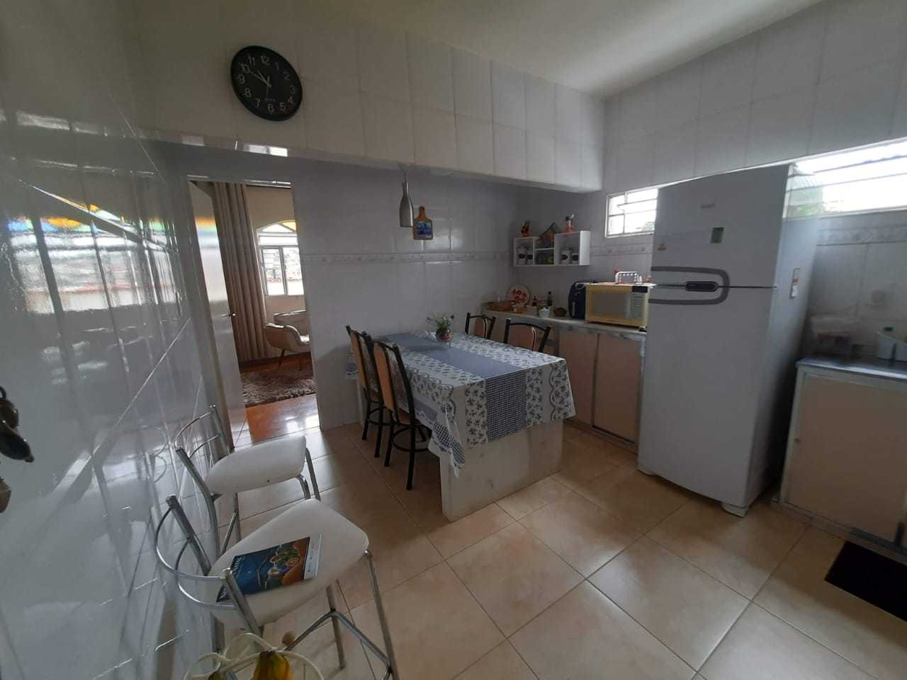 Casa à venda com 5 quartos, 260m² - Foto 25