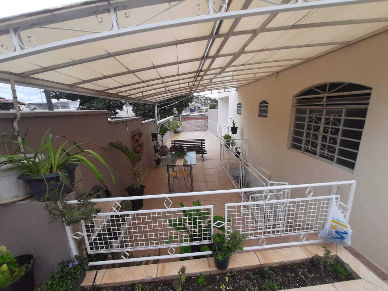 Casa à venda com 5 quartos, 260m² - Foto 9