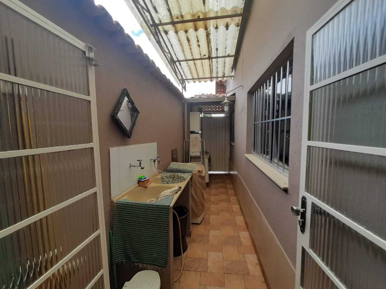 Casa à venda com 5 quartos, 260m² - Foto 17