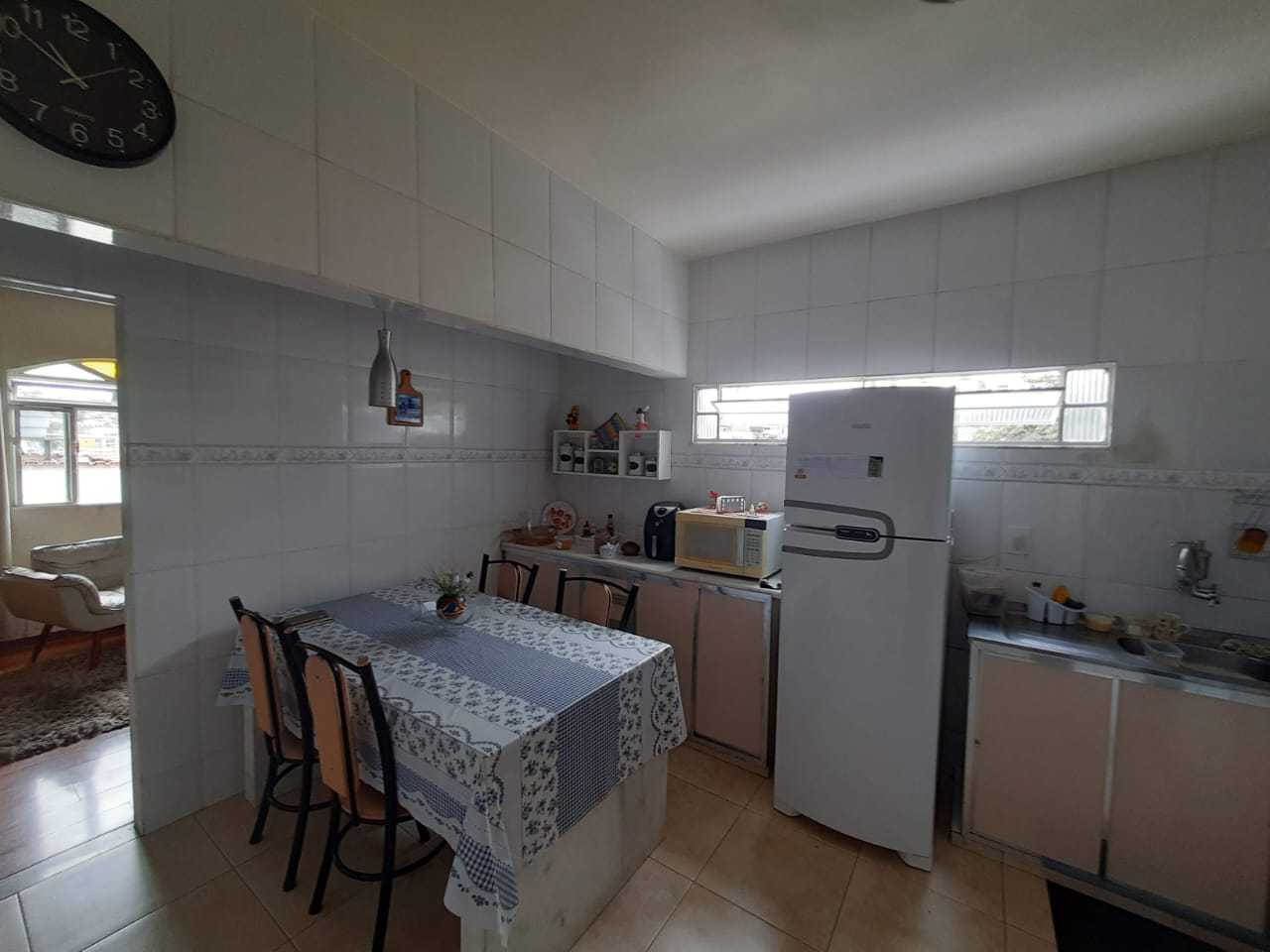 Casa à venda com 5 quartos, 260m² - Foto 14