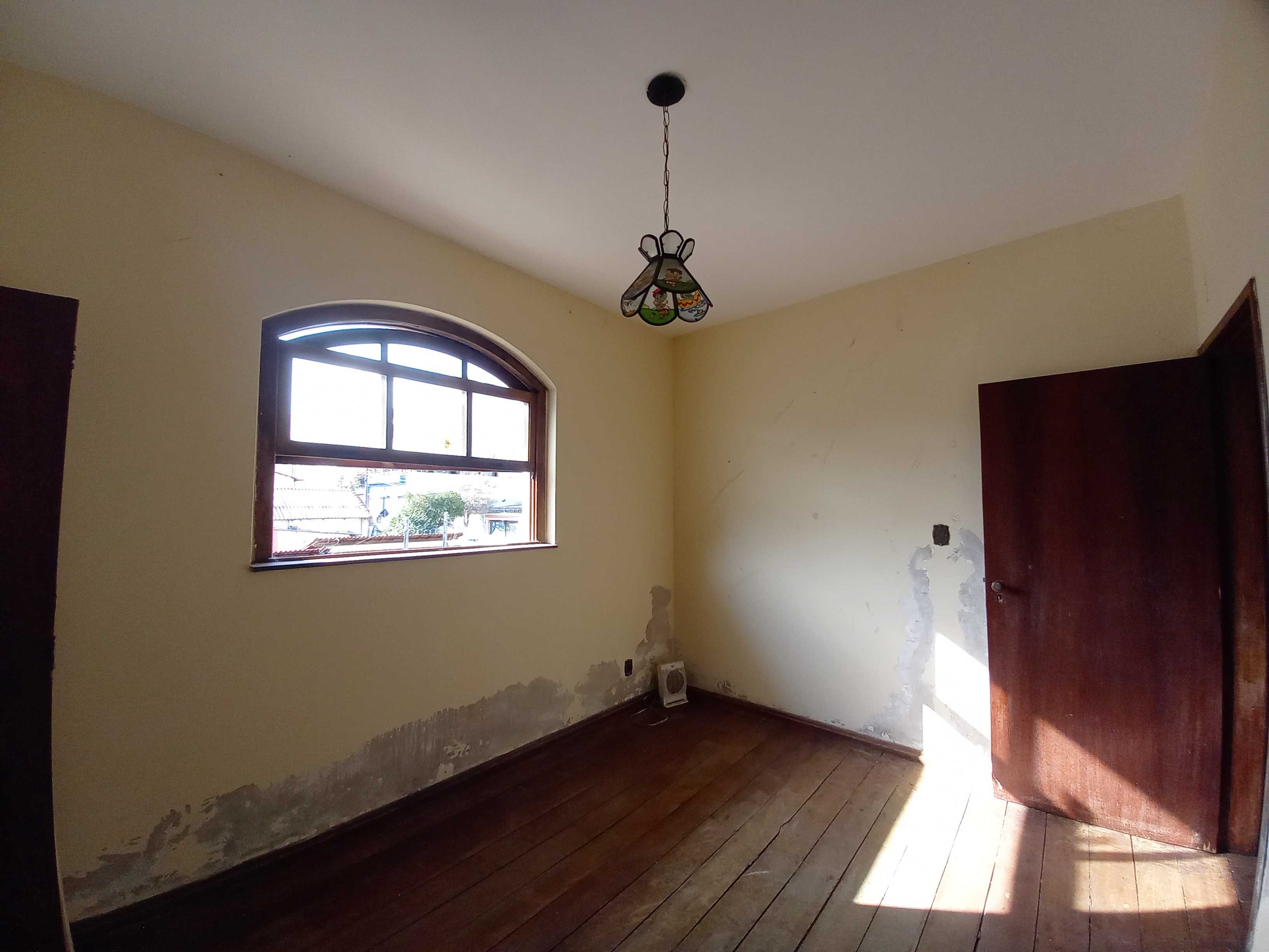 Casa à venda com 5 quartos, 300m² - Foto 11